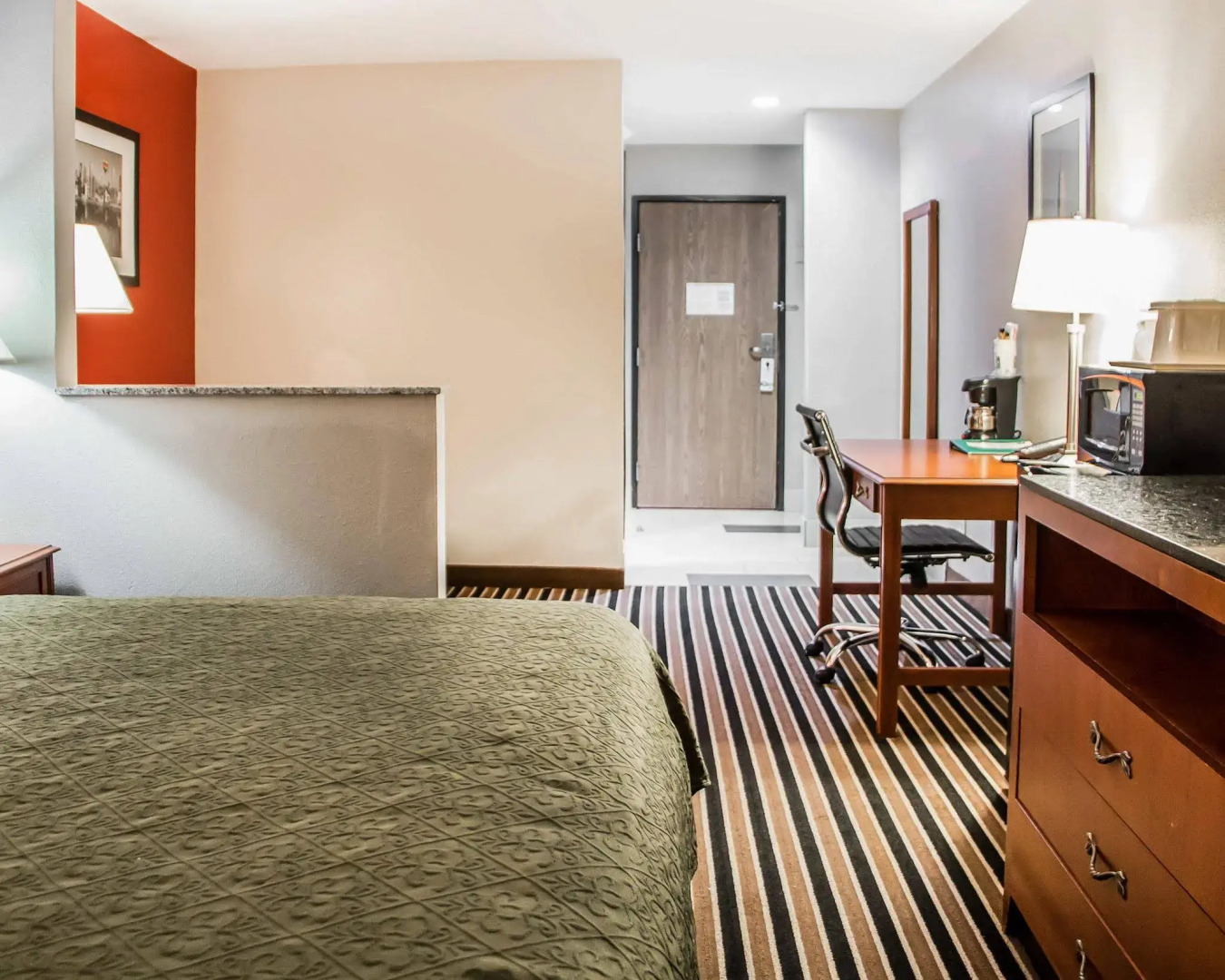 Quality Suites Tulsa I-44