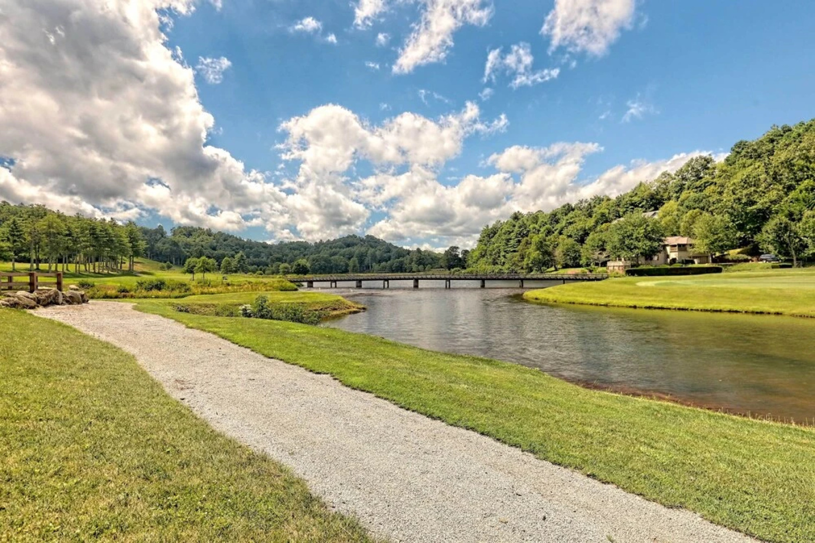 Stylish Sky Valley Condo With Club Amenities!