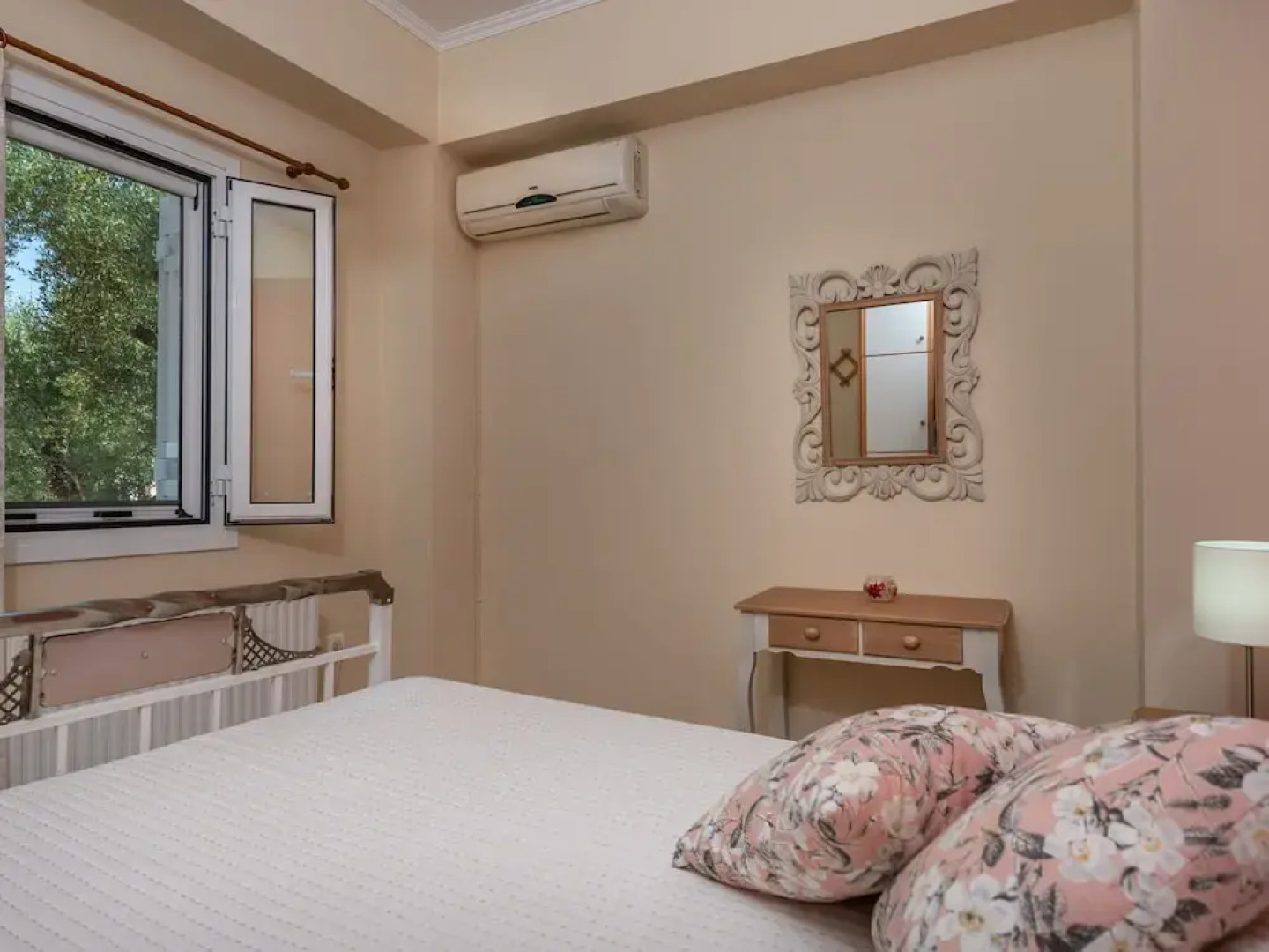 Villa in Zakynthos With Private Pool & Views