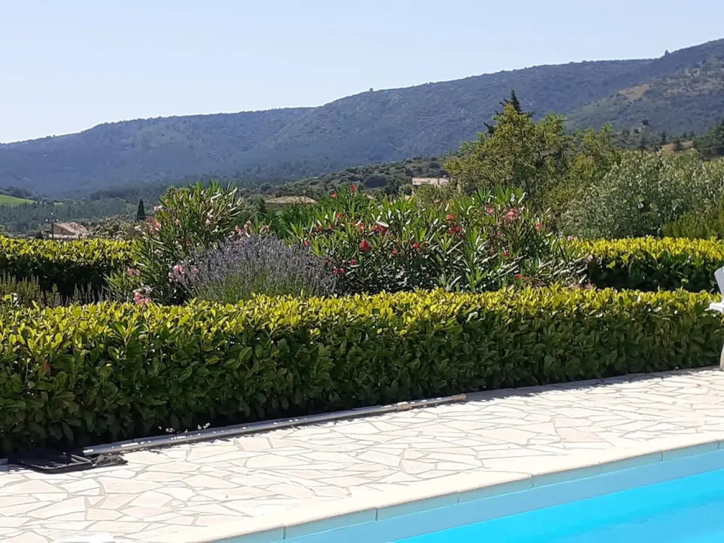 Luxurious Villa in Camplong With Jacuzzi