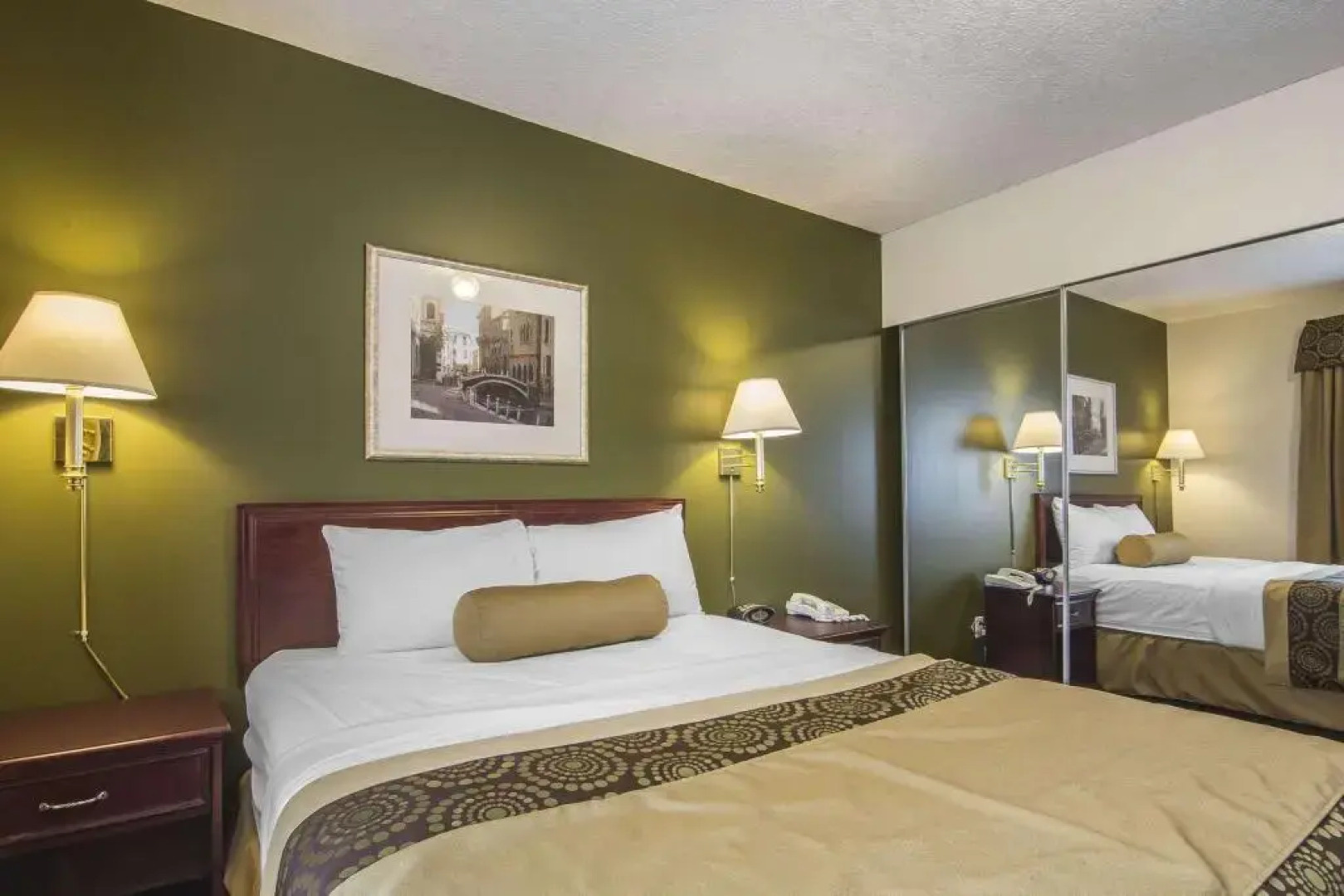 Econolodge Inn And Suites High