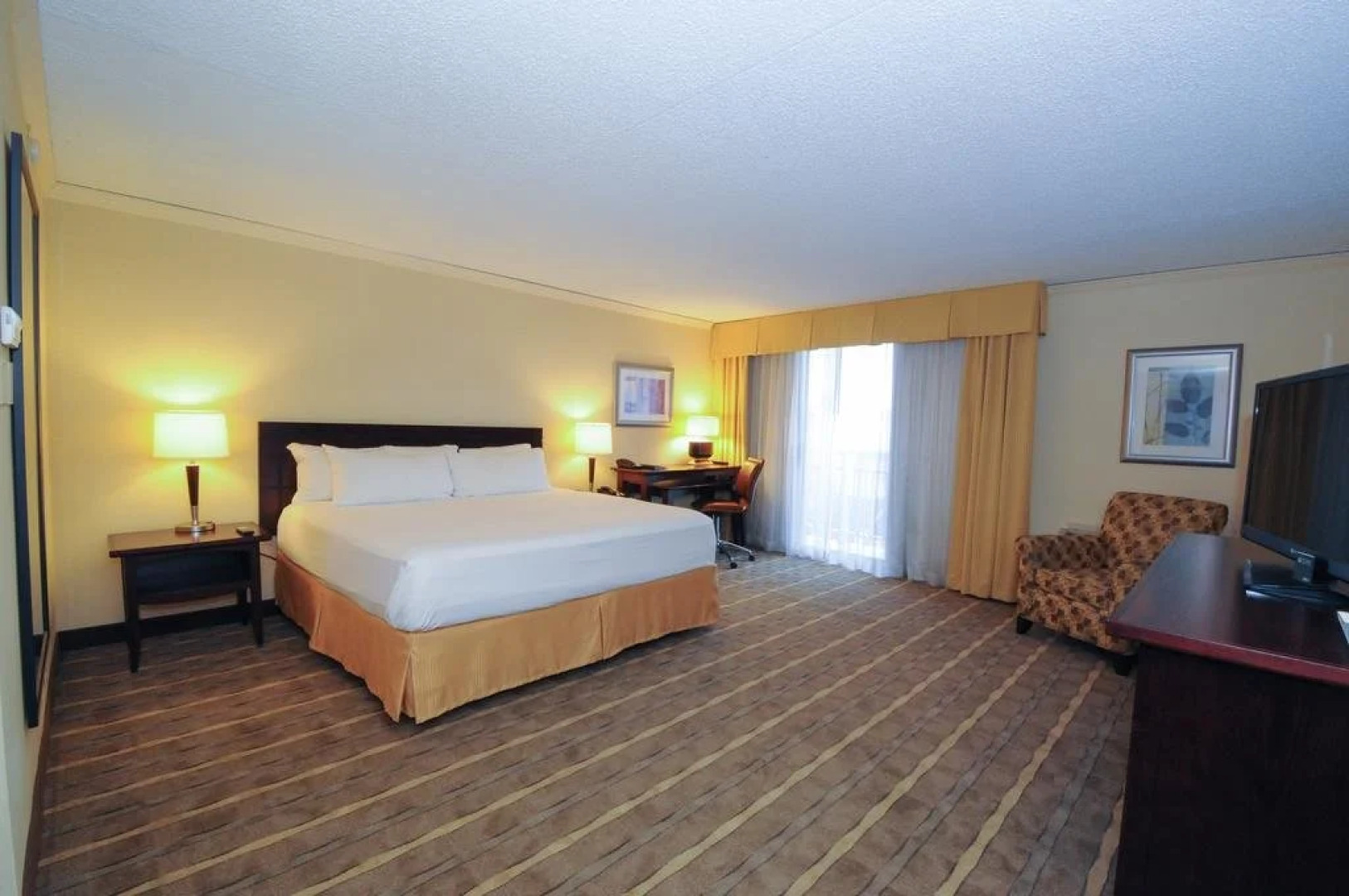 Radisson Hotel at Star Plaza