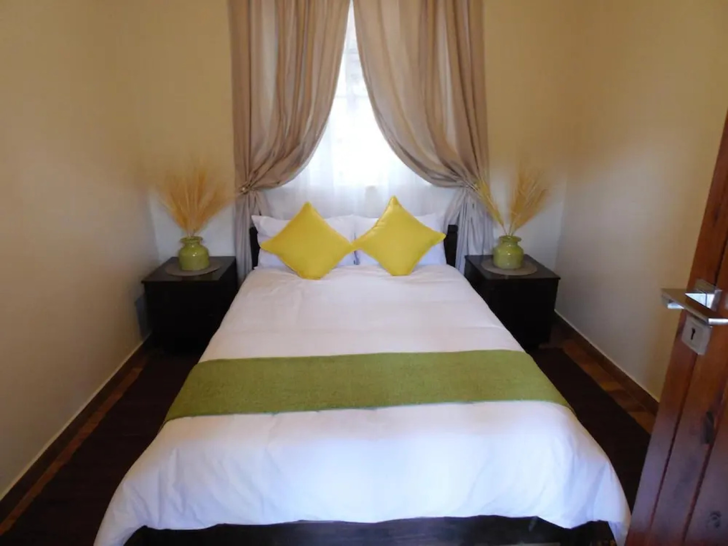 Budget Tented Village at Urban Glamping - Hostel