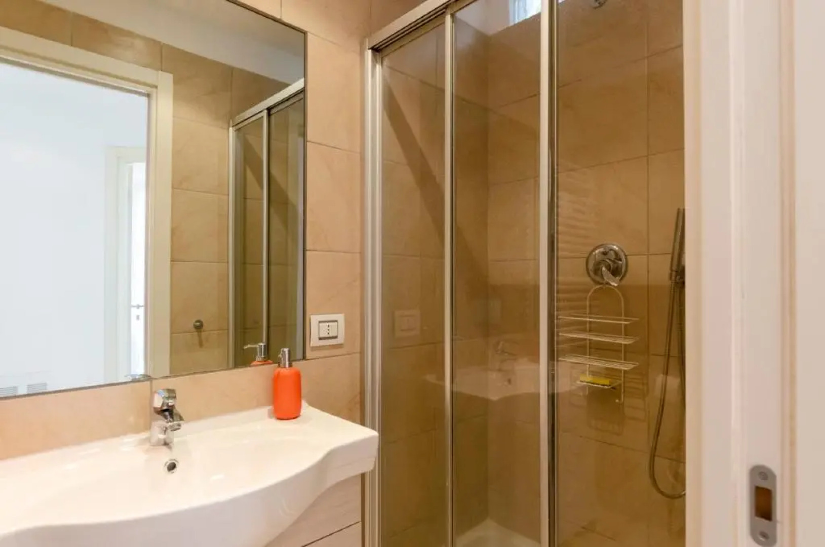 JOIVY Apt For 6, Near Centre, Beach And Train Station