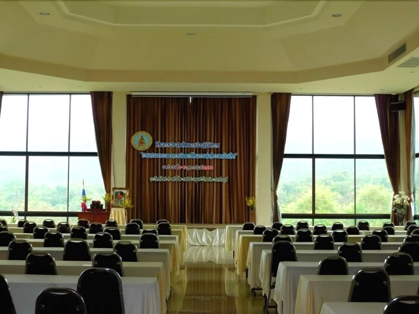 Hillside Country Home Golf & Resort