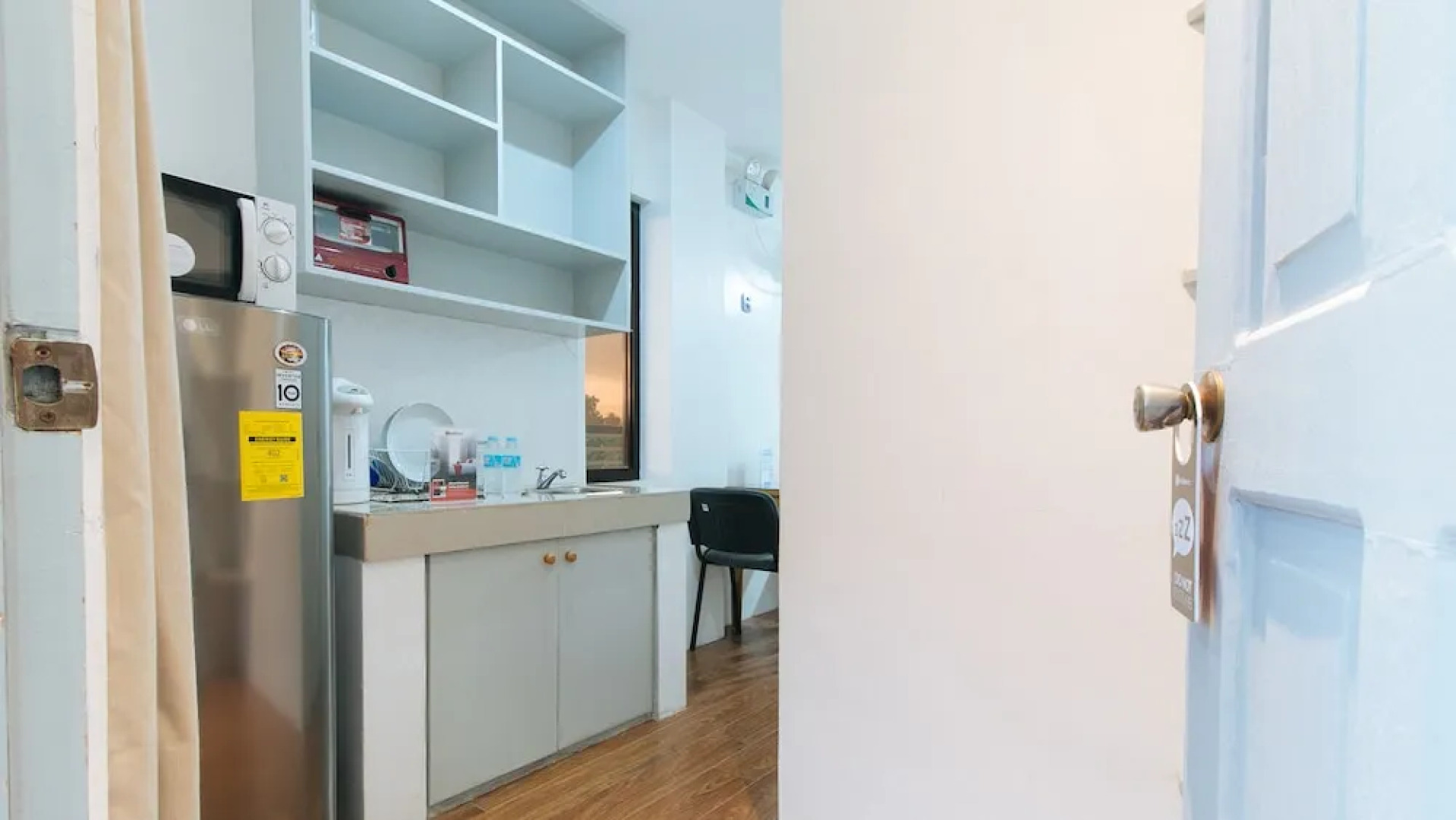 RedDoorz Plus @ Ruby Las Pinas Weekly Stay