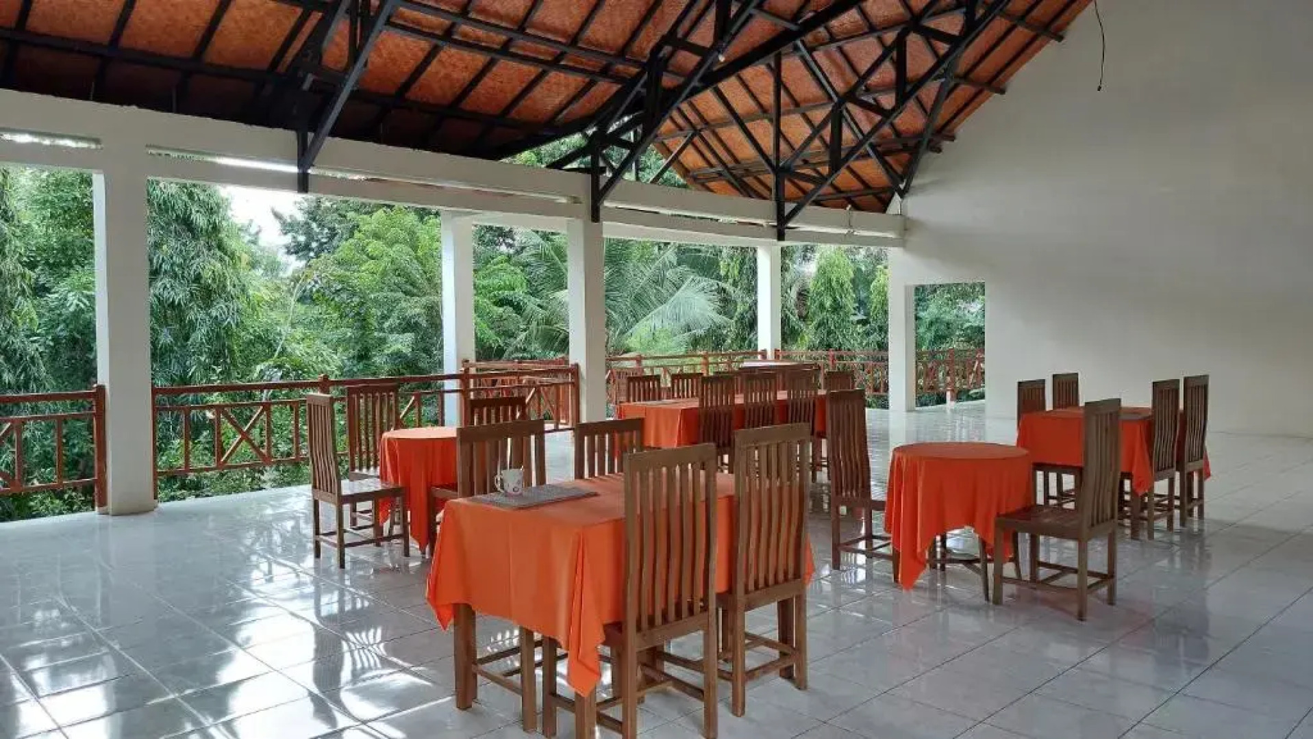 La Belle Etoile Hotel