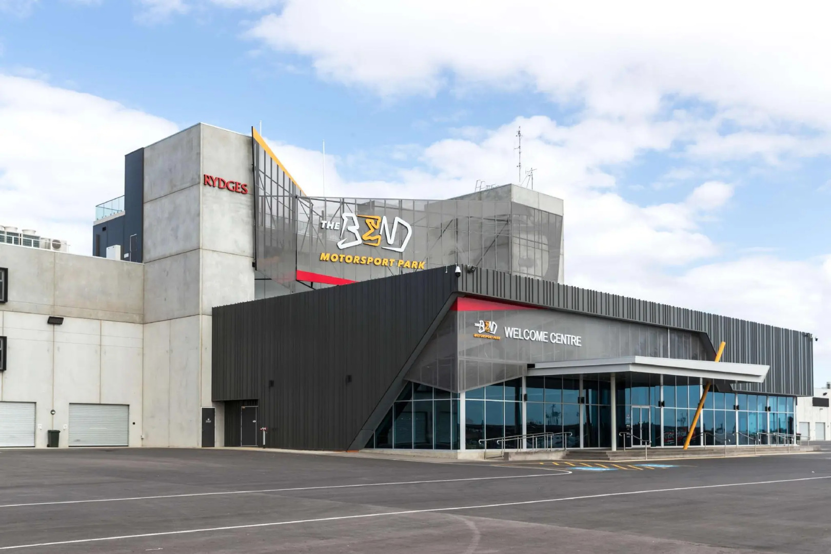 Rydges Pit Lane Hotel