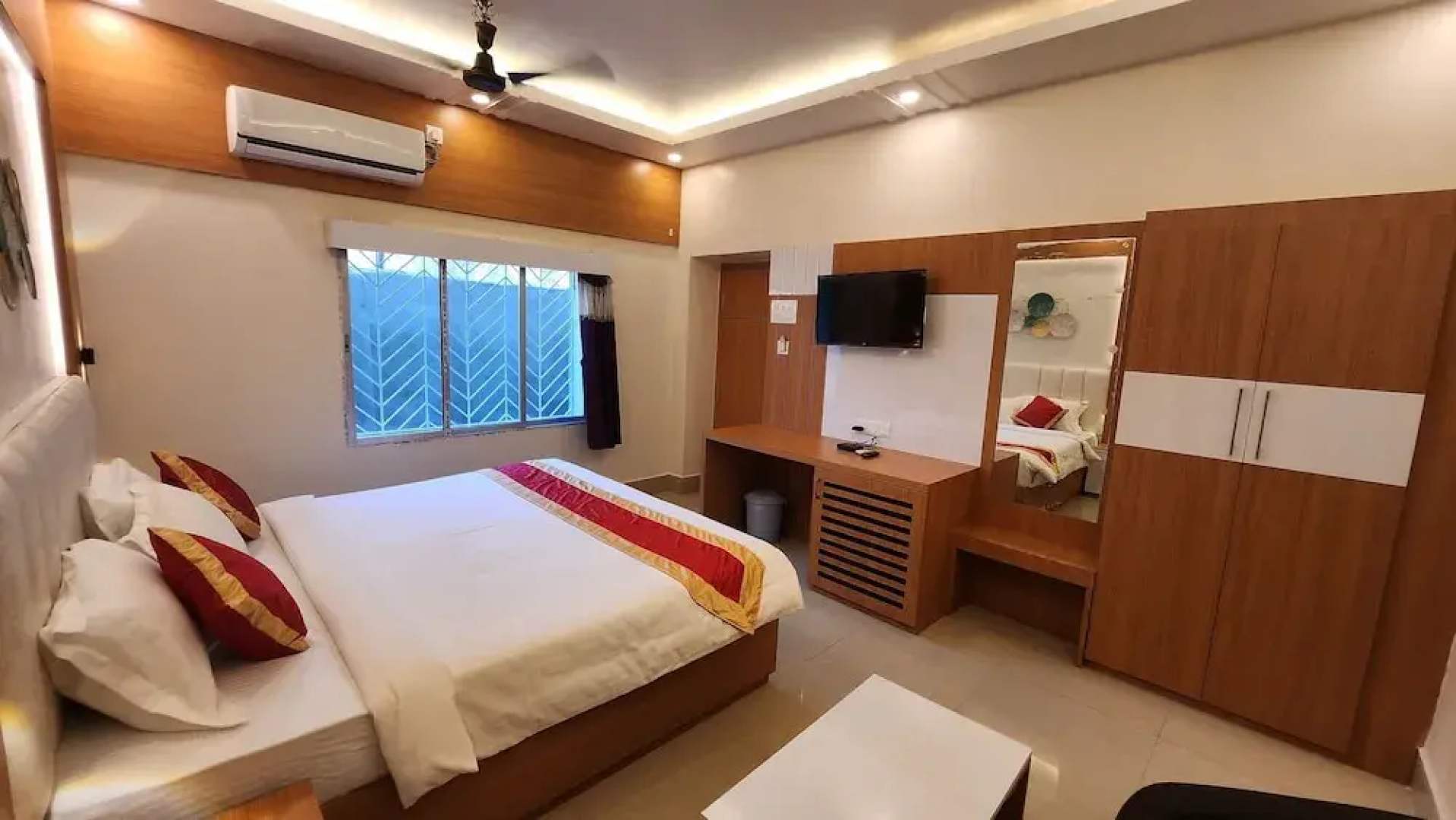 Hotel Priyadarsini