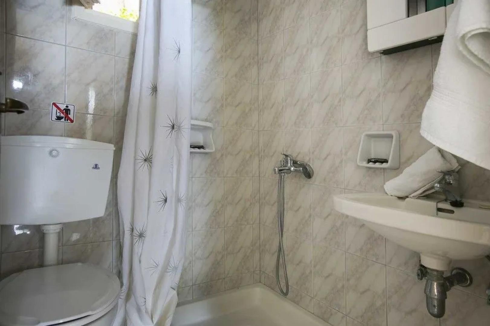 Irena Studios And Apartments