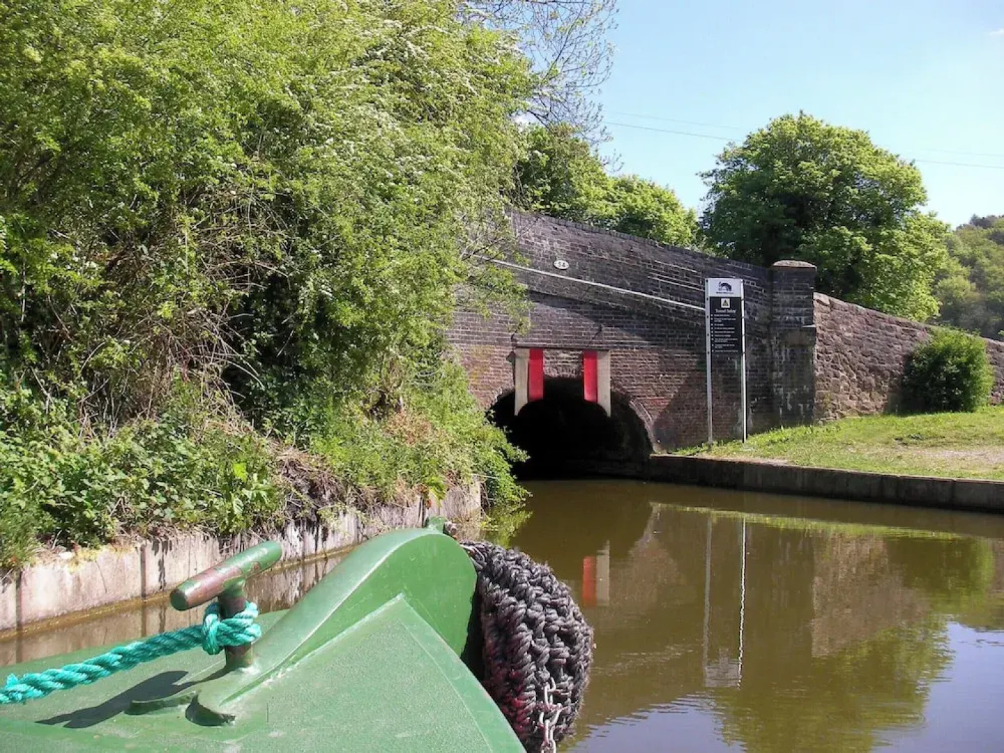 Stone - Boat - Sleeps 2 - Pet Friiendly- 85ws