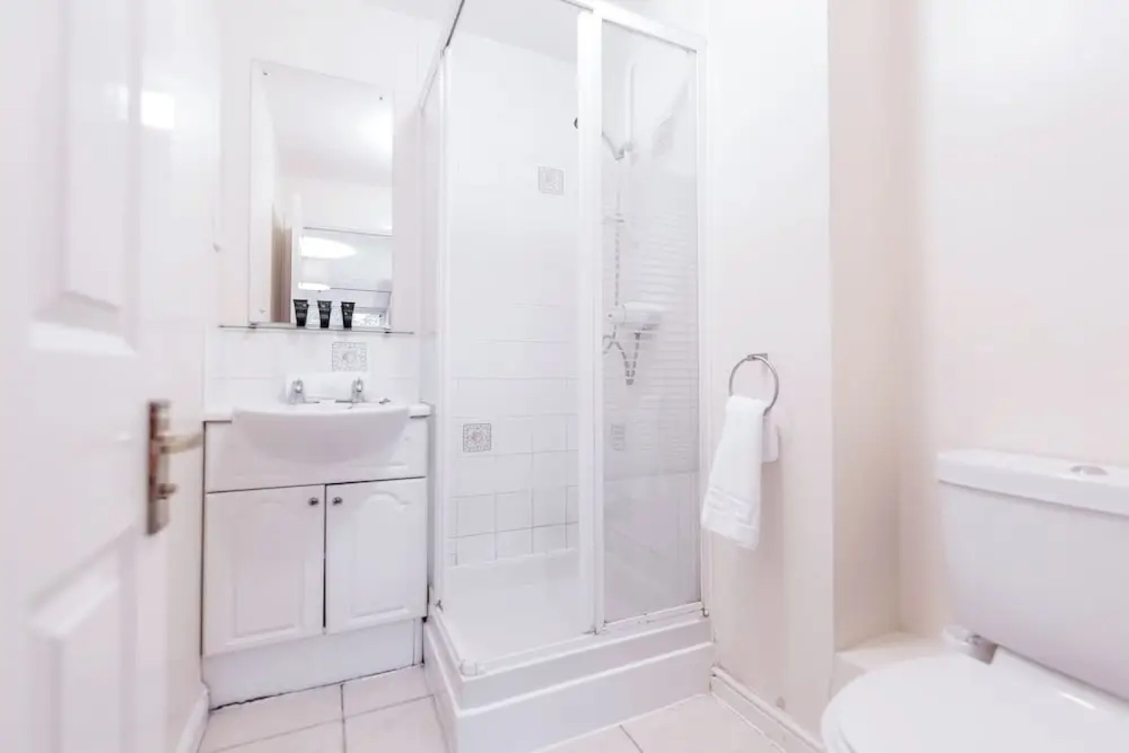 Roomspace Apartments -Sabin Gates