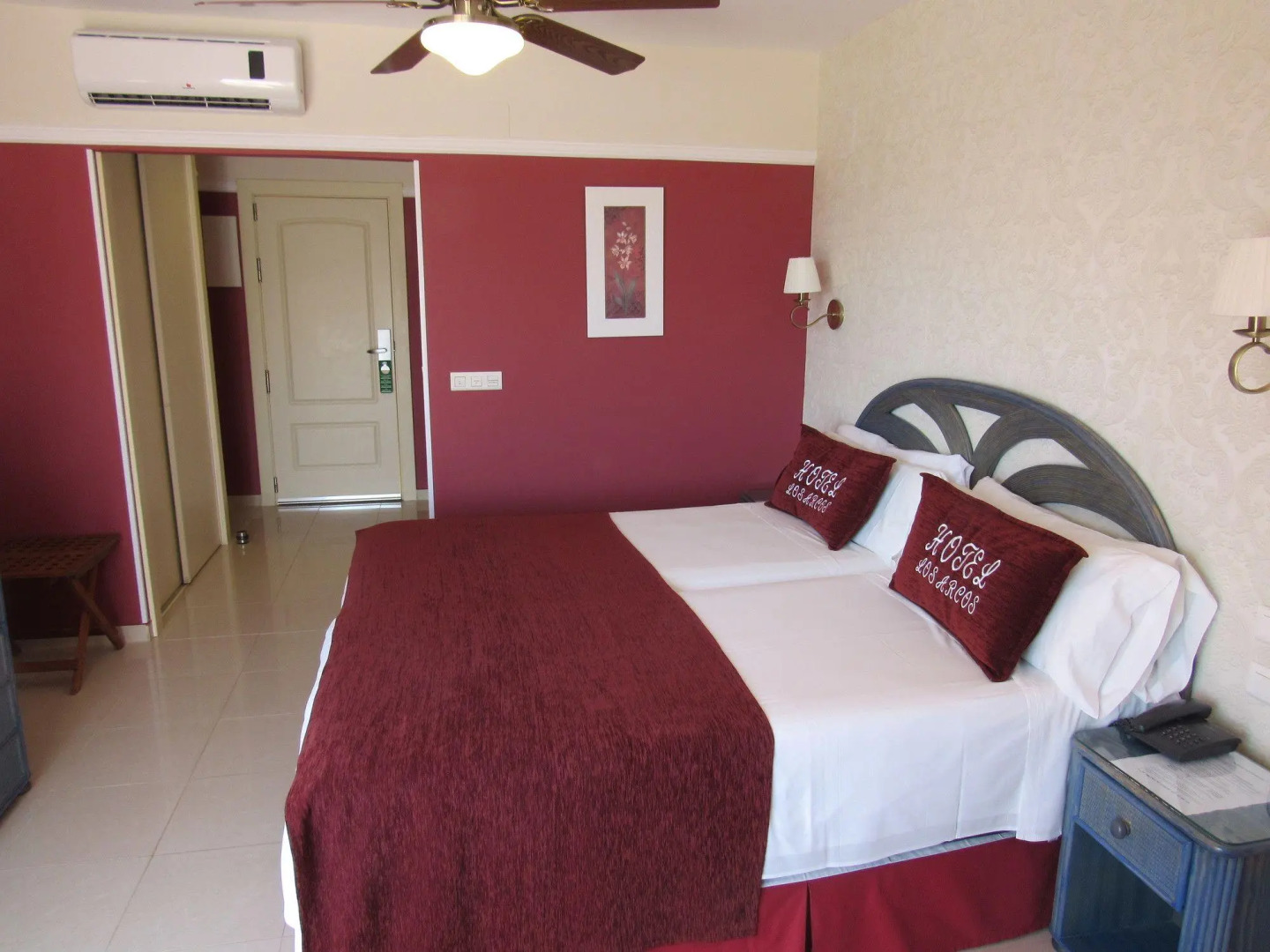 Отель Los Arcos