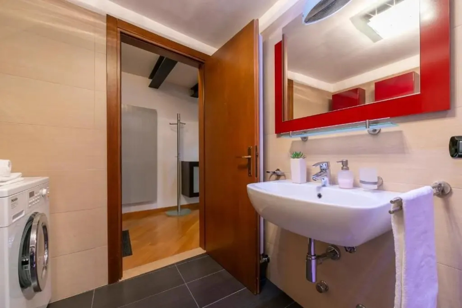 Arco Suite Town View