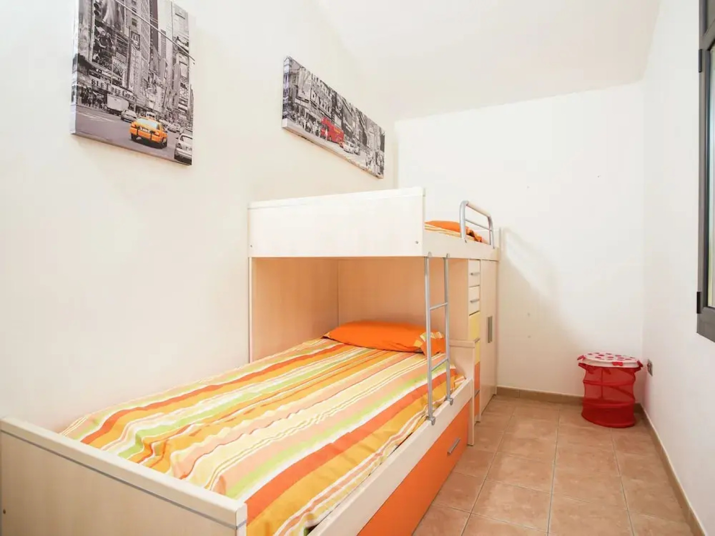 Cozy Holiday Home in UrbanitzaciÃ³ Bon Relax With Pool