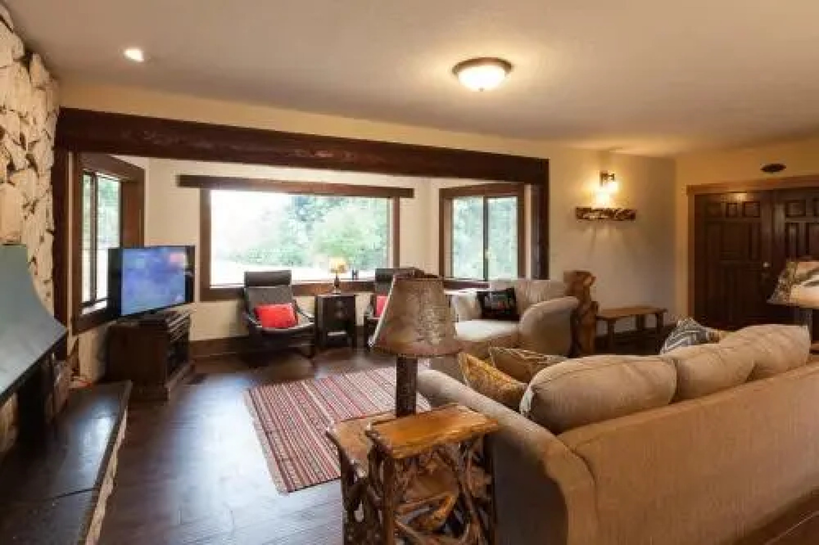 Hood View-Mtn View-4BR/2BA