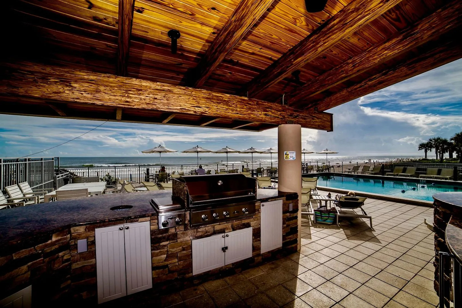 Georgian Inn Beach Club