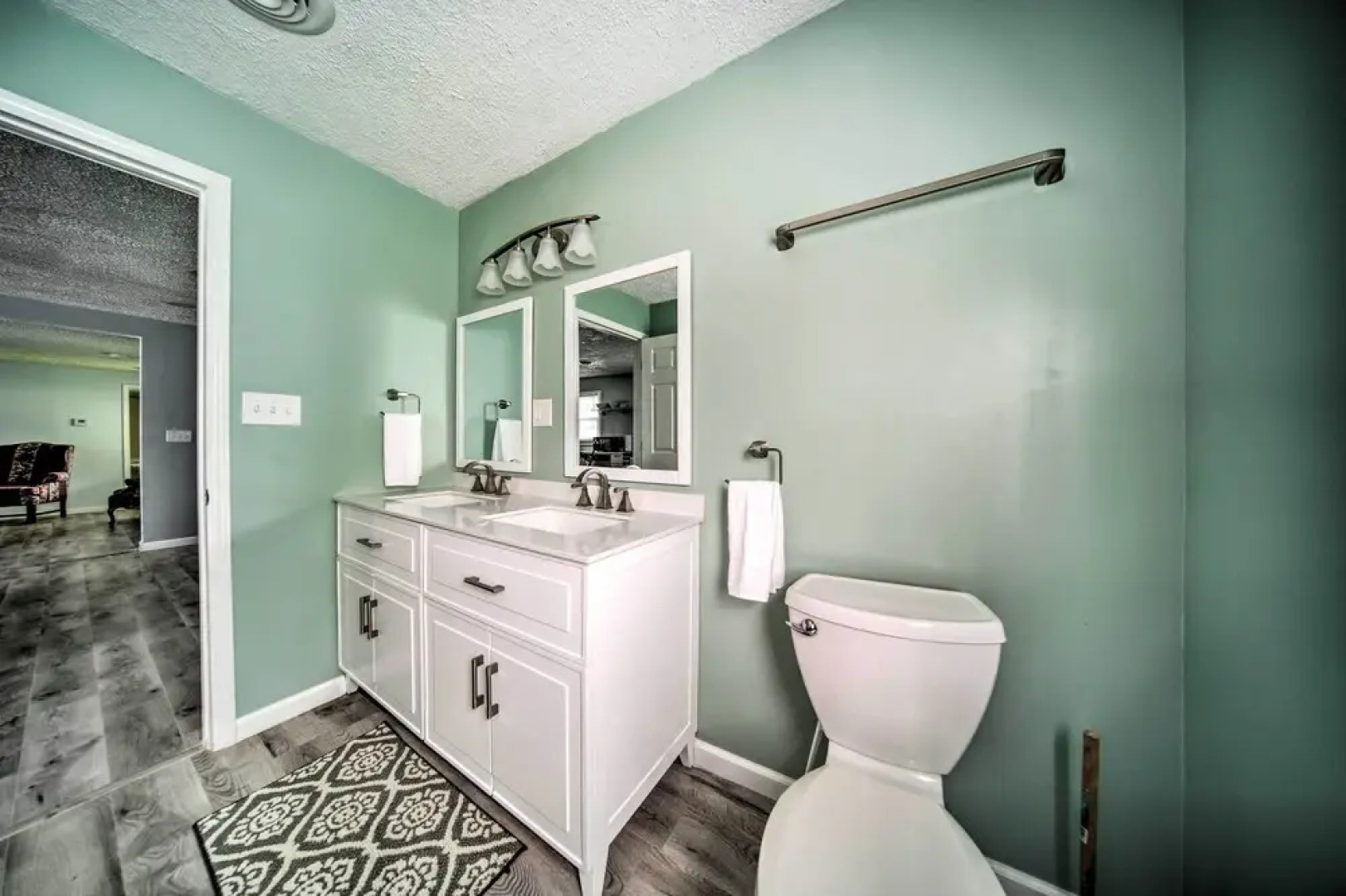 Spacious Geneva House < .5 Mi to The Strip!