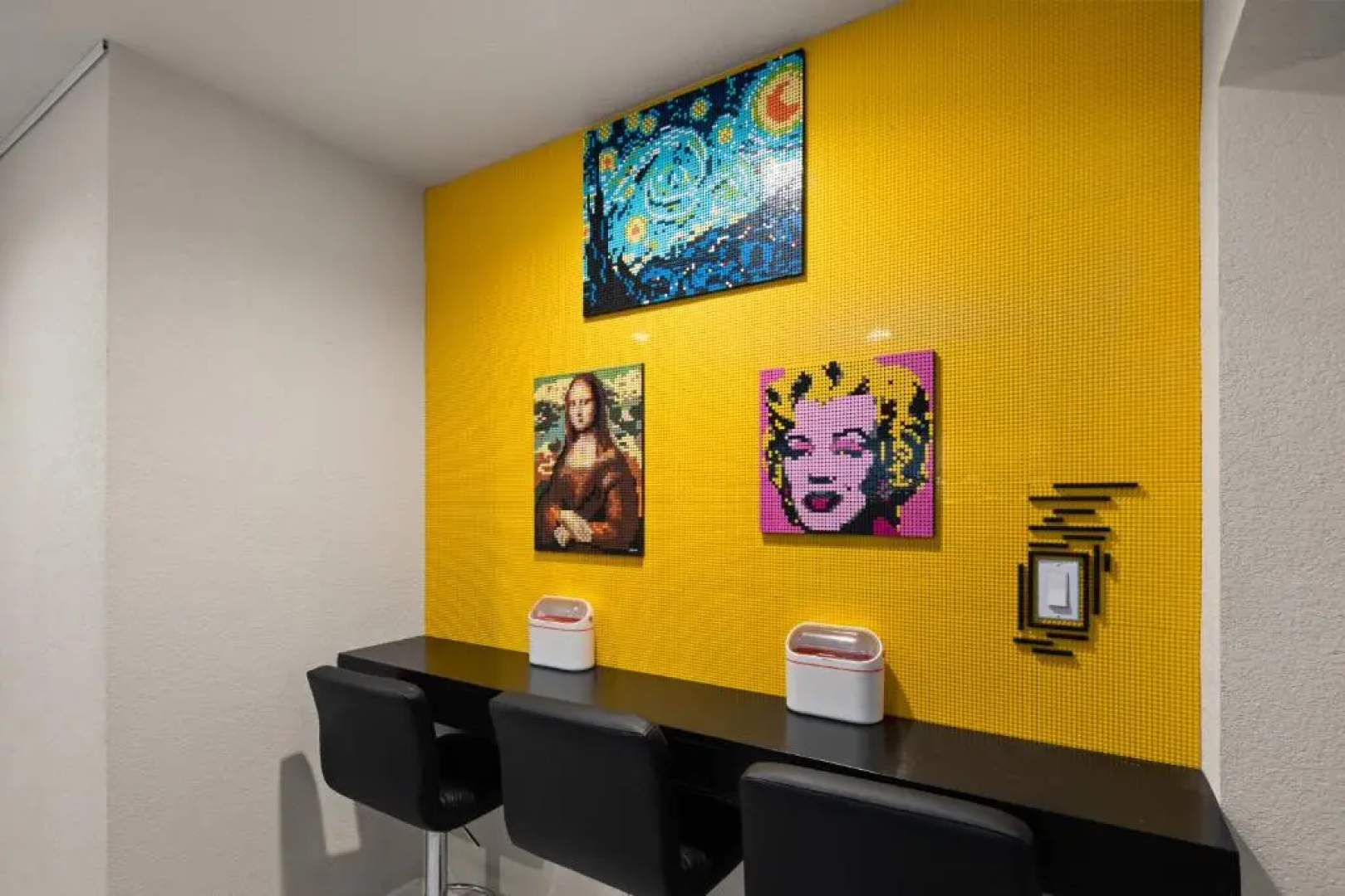 Hotel McCoy - Art, Coffee, Beer, Wine