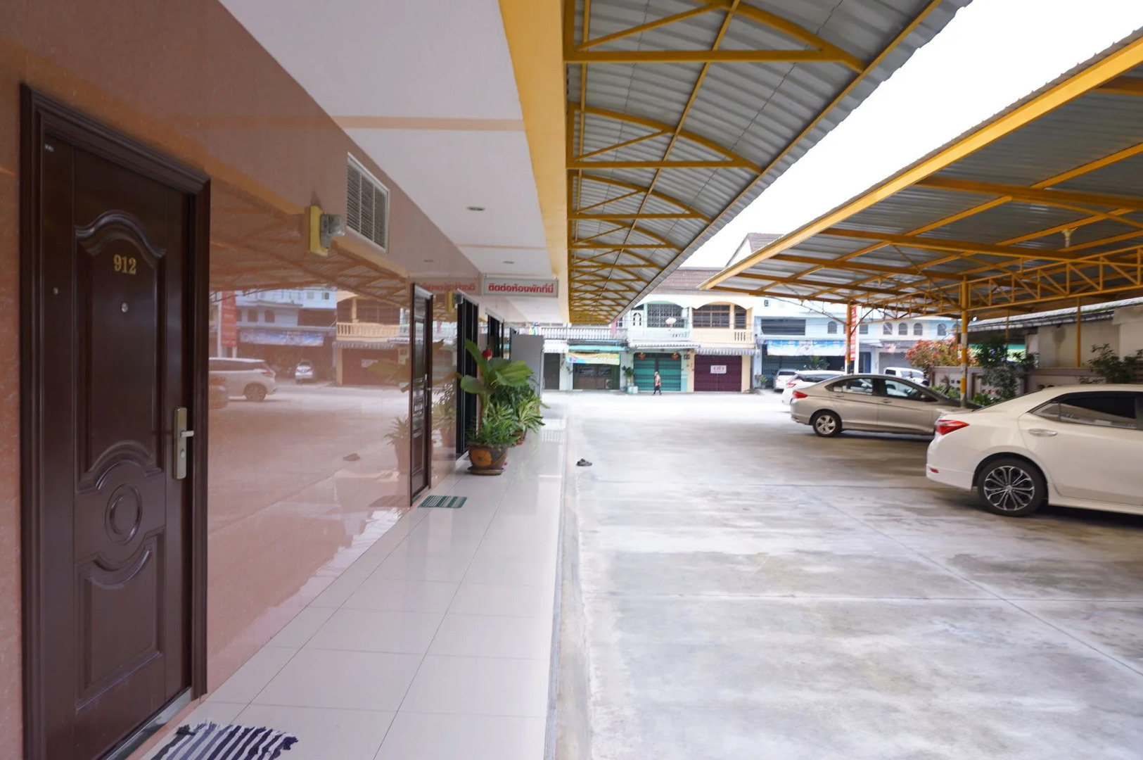 Jirasin Hotel & Apartment