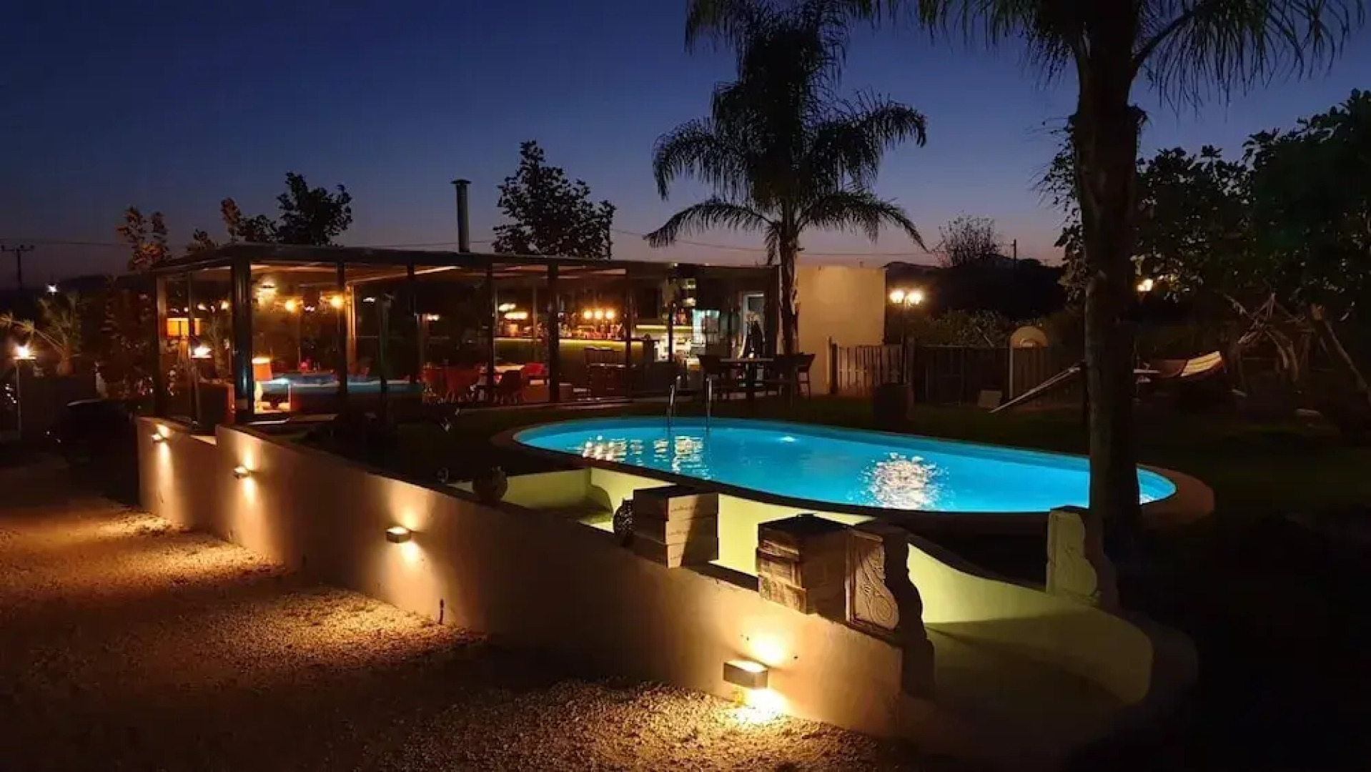 Pool Villa Vravrona Tower