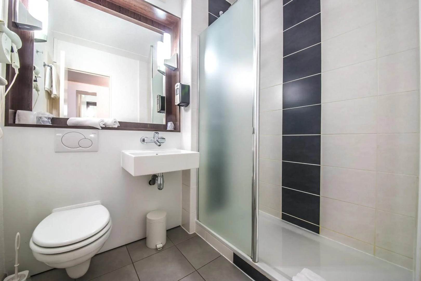 Mandarina Hotel Luxembourg Airport ( Ex Campanile)