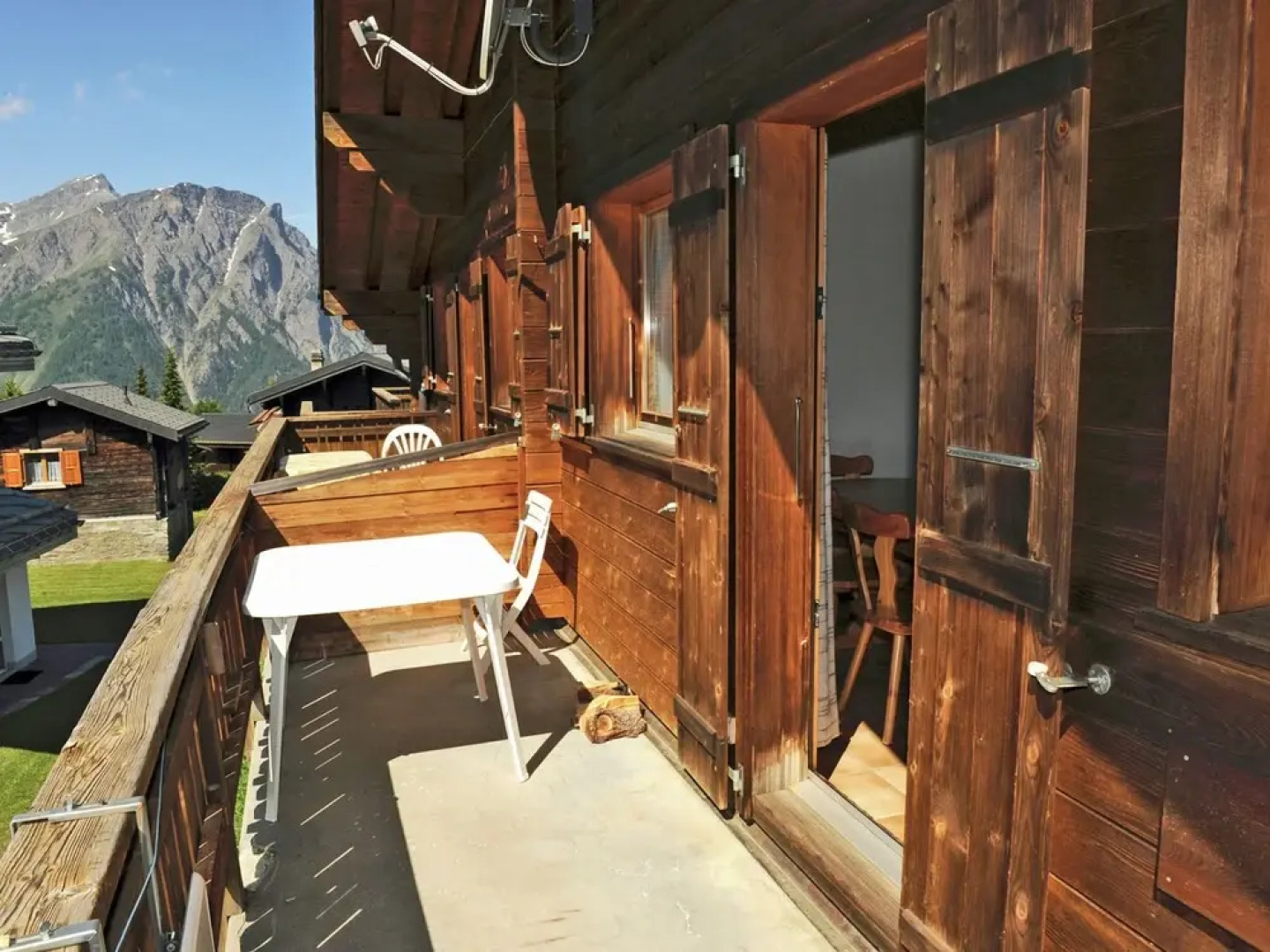 This Chalet is in an Attractive Position in the Car-free Village of Rosswald