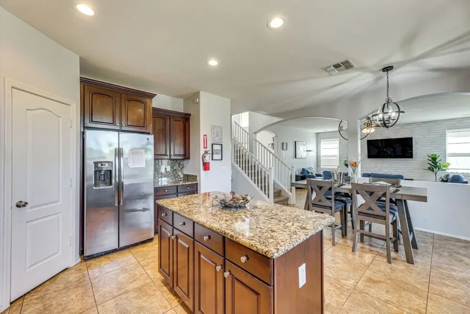 4 Mi to San Tan Valley: Family-friendly Getaway