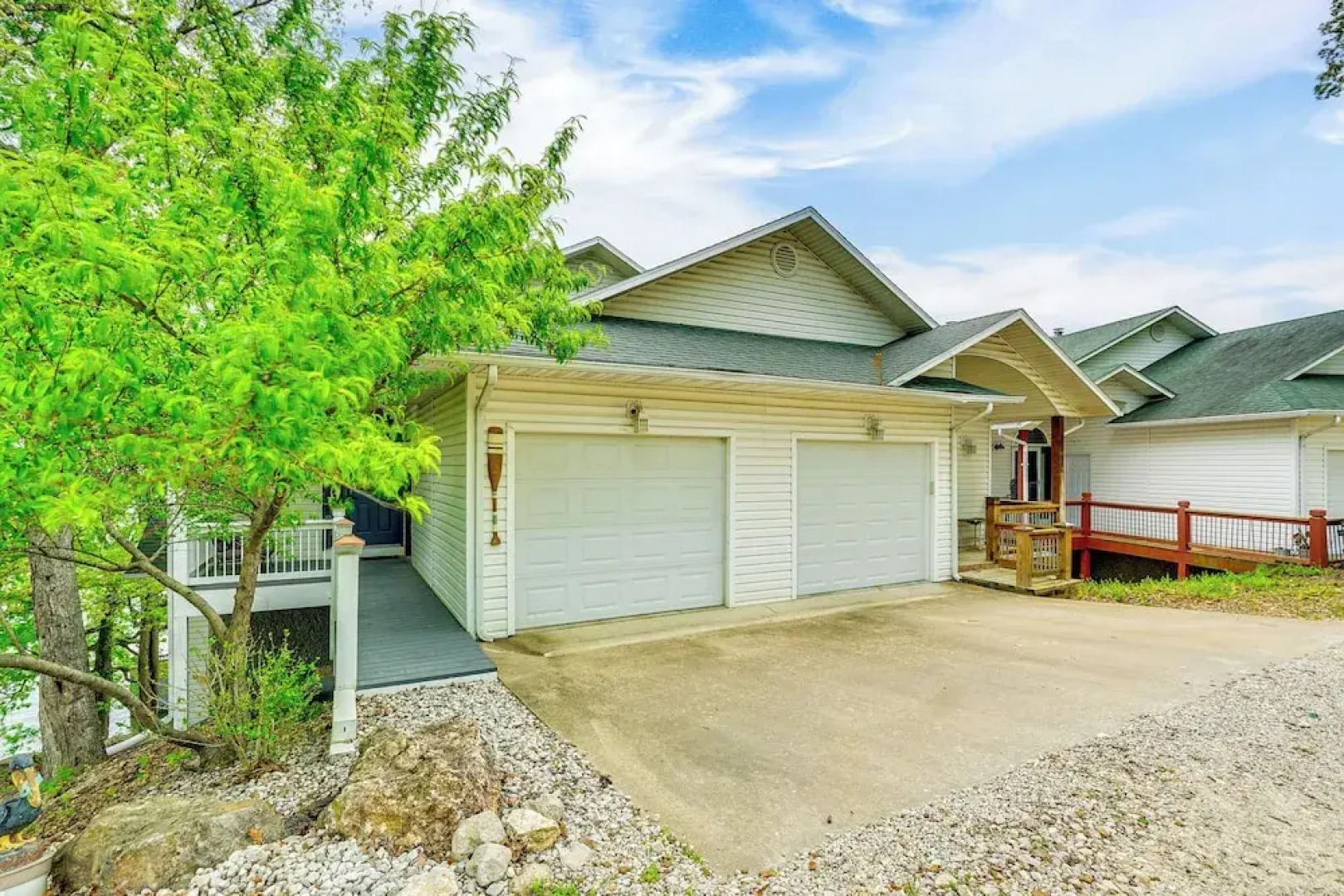 Swim, Boat & Fish: Townhome on Lake of the Ozarks