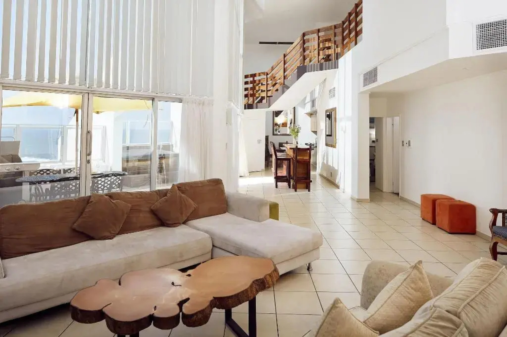 First Group La Montagne