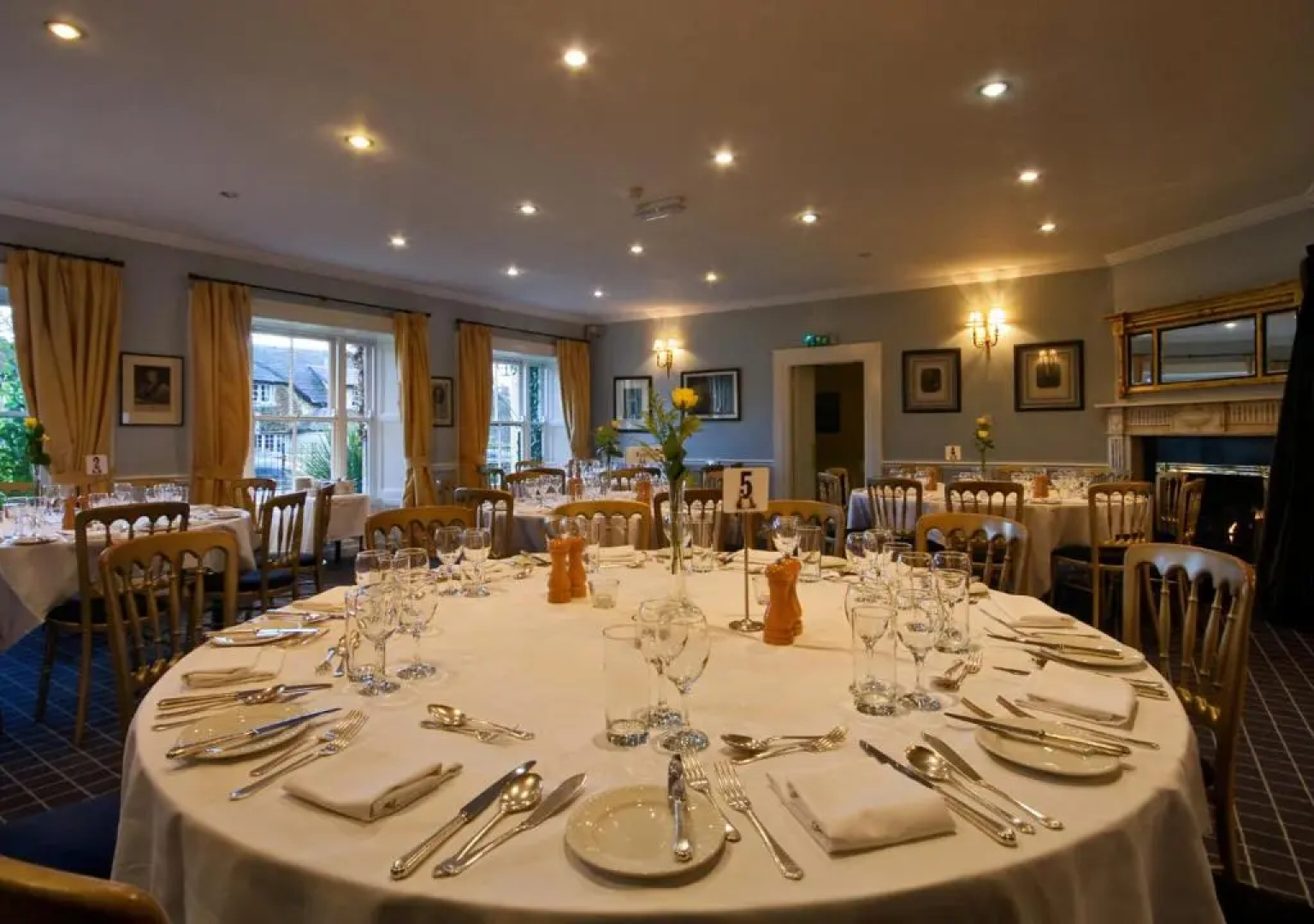 Dunraven Arms Hotel 
