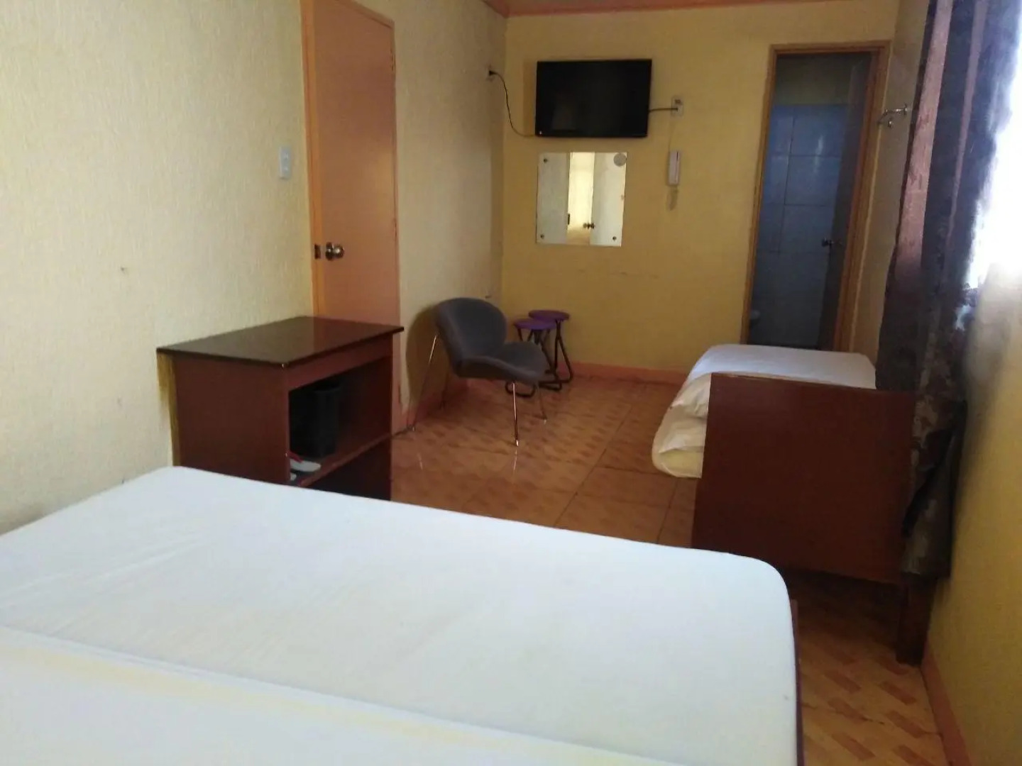 Yellowbell Country Inn by Reddoors