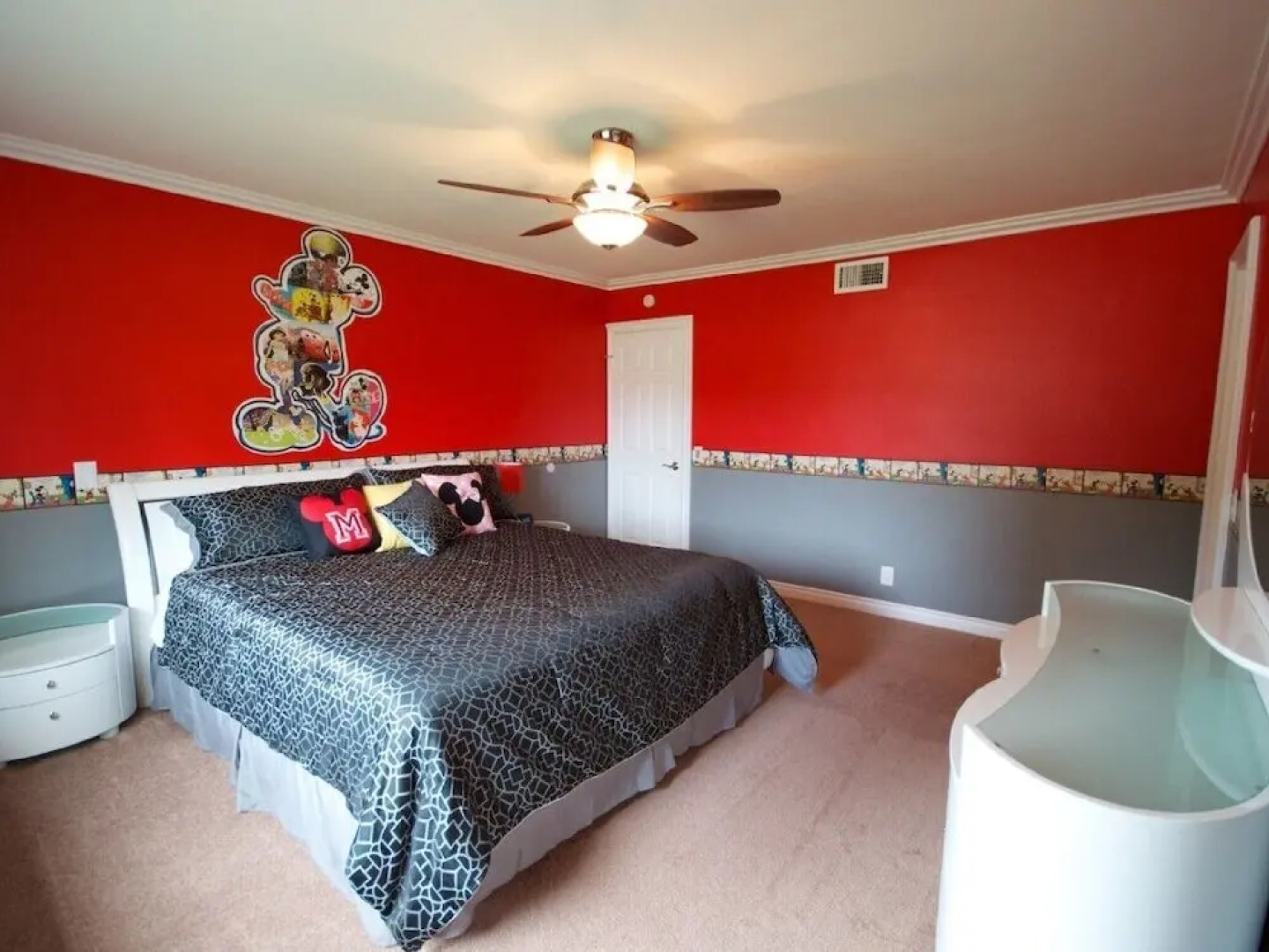 The Wonderland House 5 Bedrooms 3 Bathrooms Home