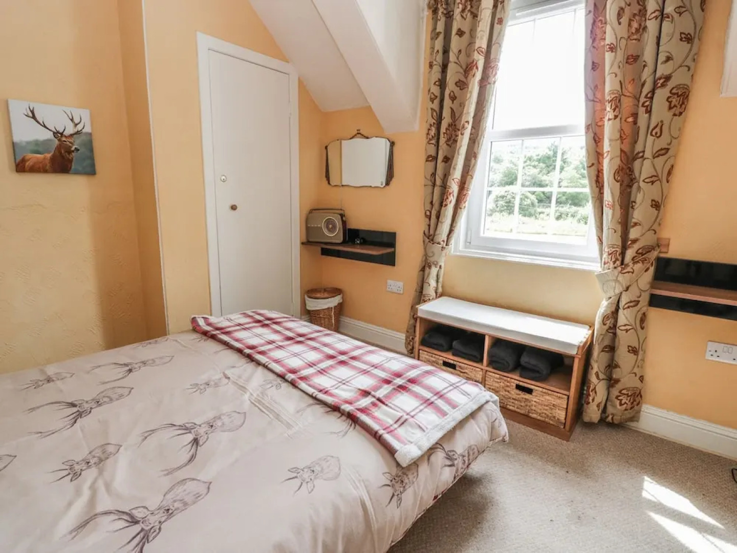 Crinan Canal Cottage