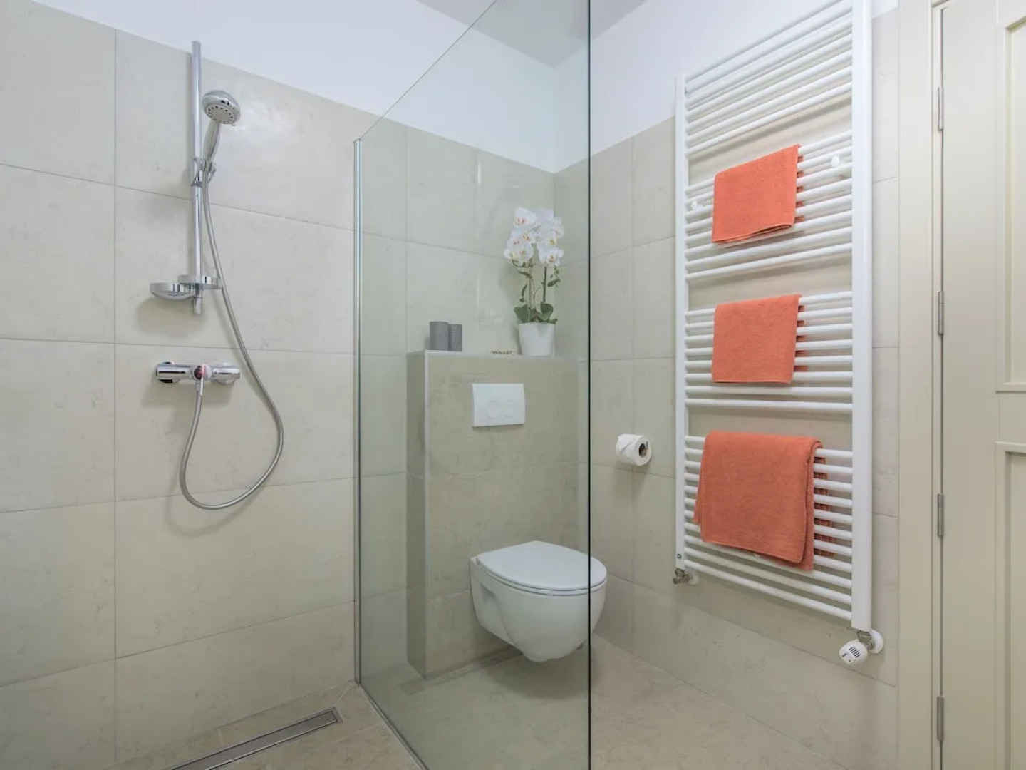 Holiday House  with private pool in a quiet location with garden and grill