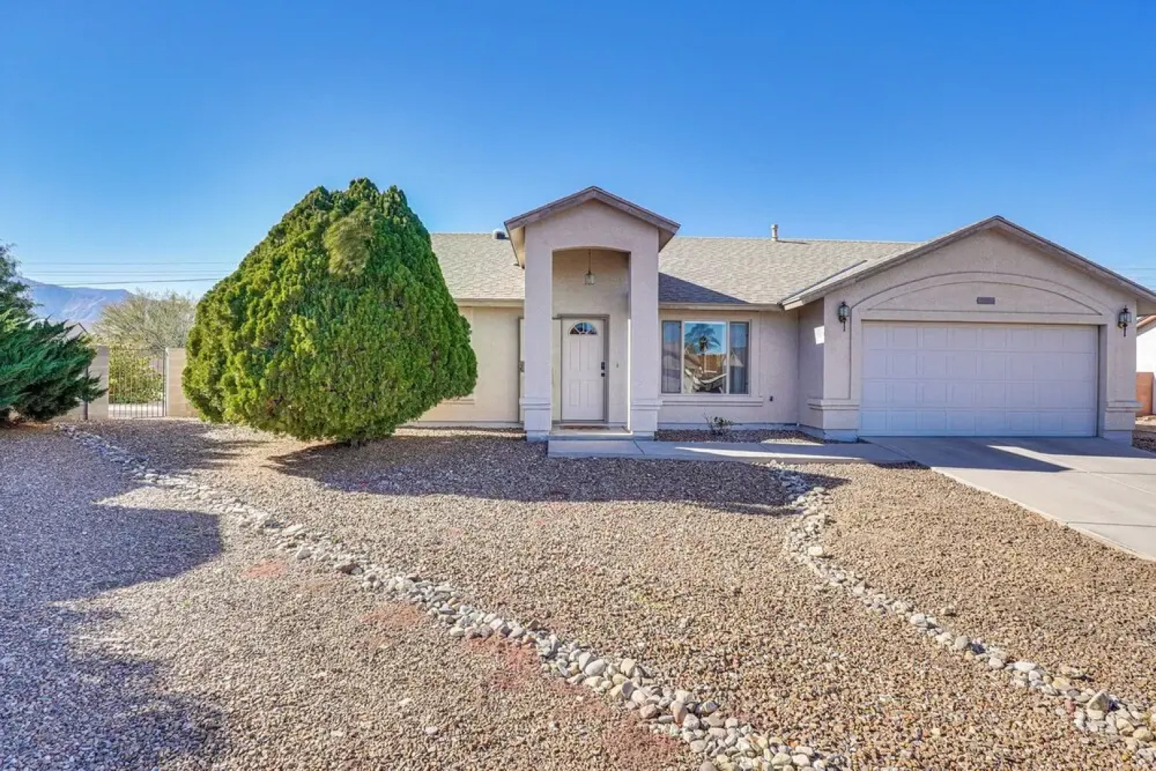 Thatcher Home w/ Fenced Backyard: 3 Mi to Downtown