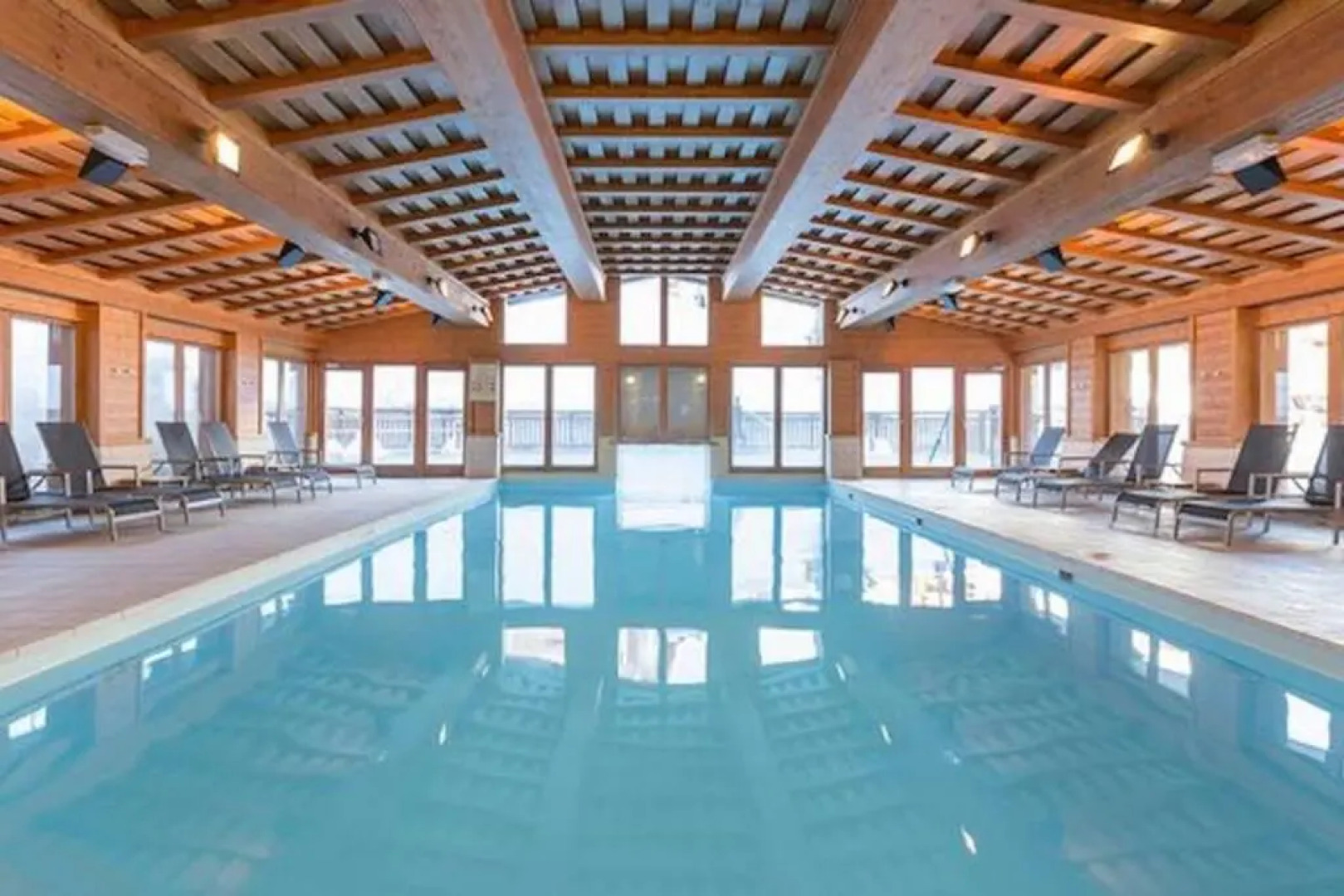 LE CRYTAL 1950 - ARC 1950 Luxury Renovated Premium Apartment - 2 Bedrooms