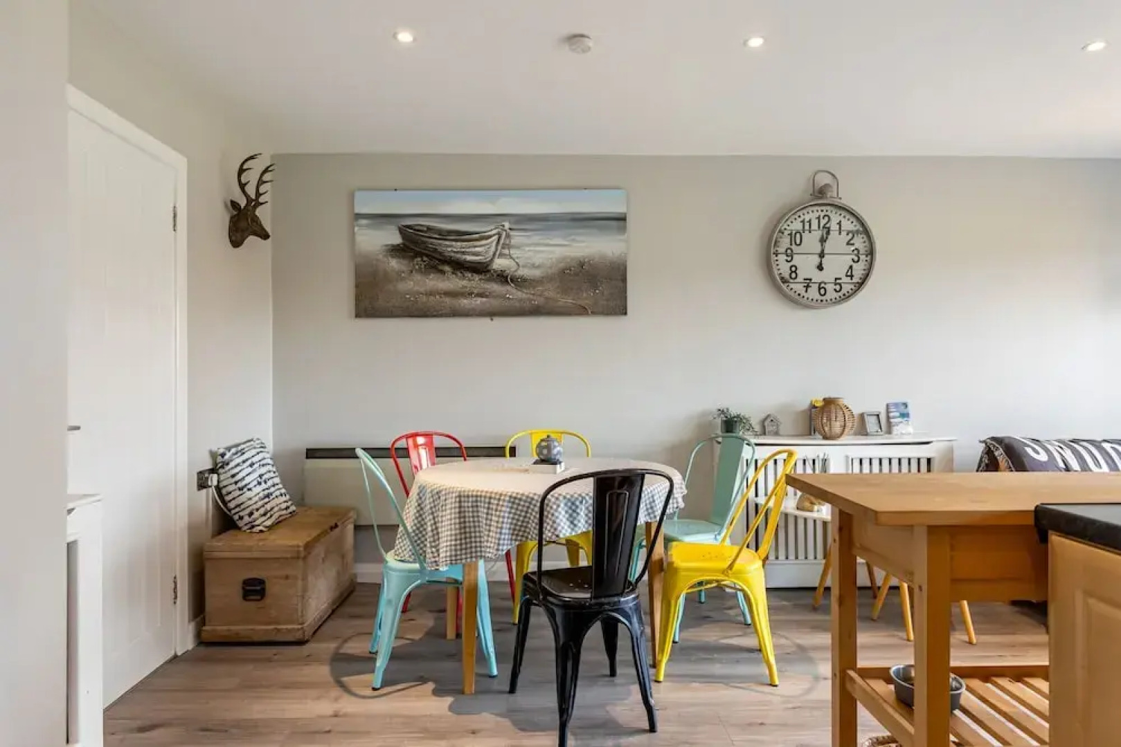 Central Apartment 3B