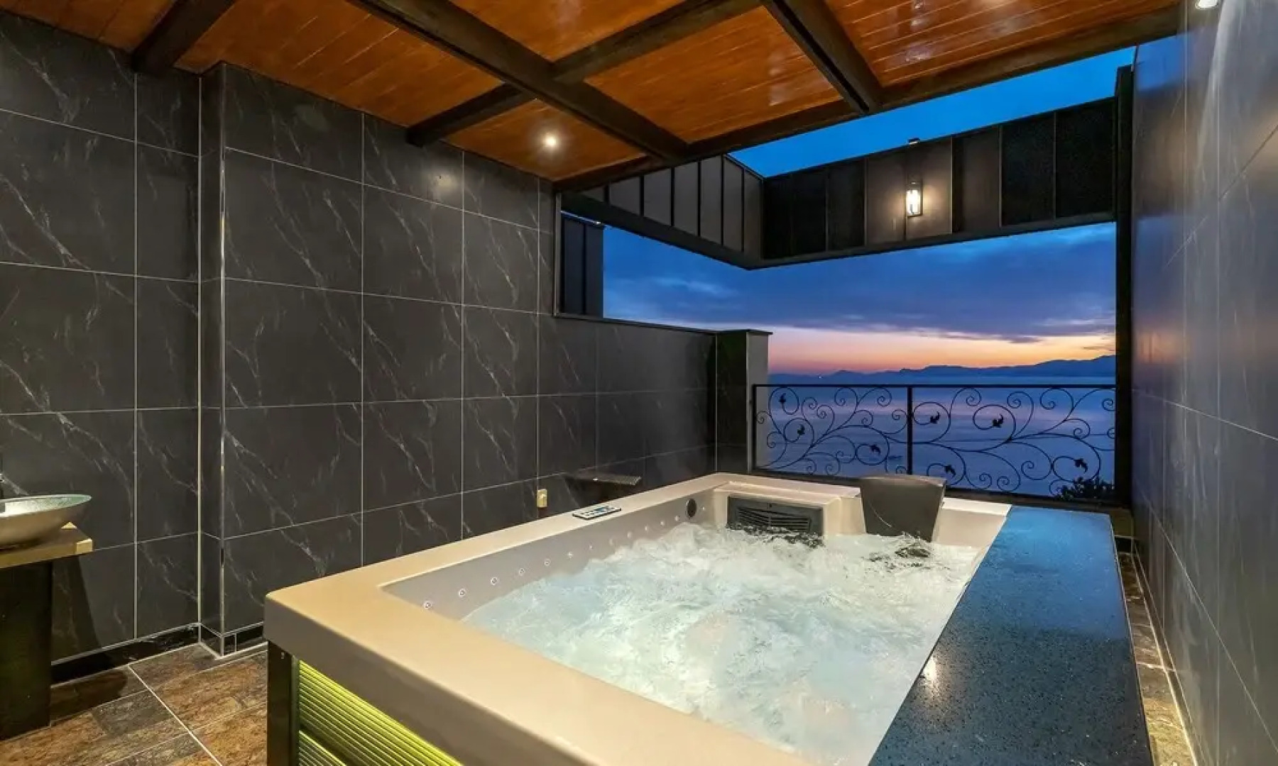 Grand Ocean