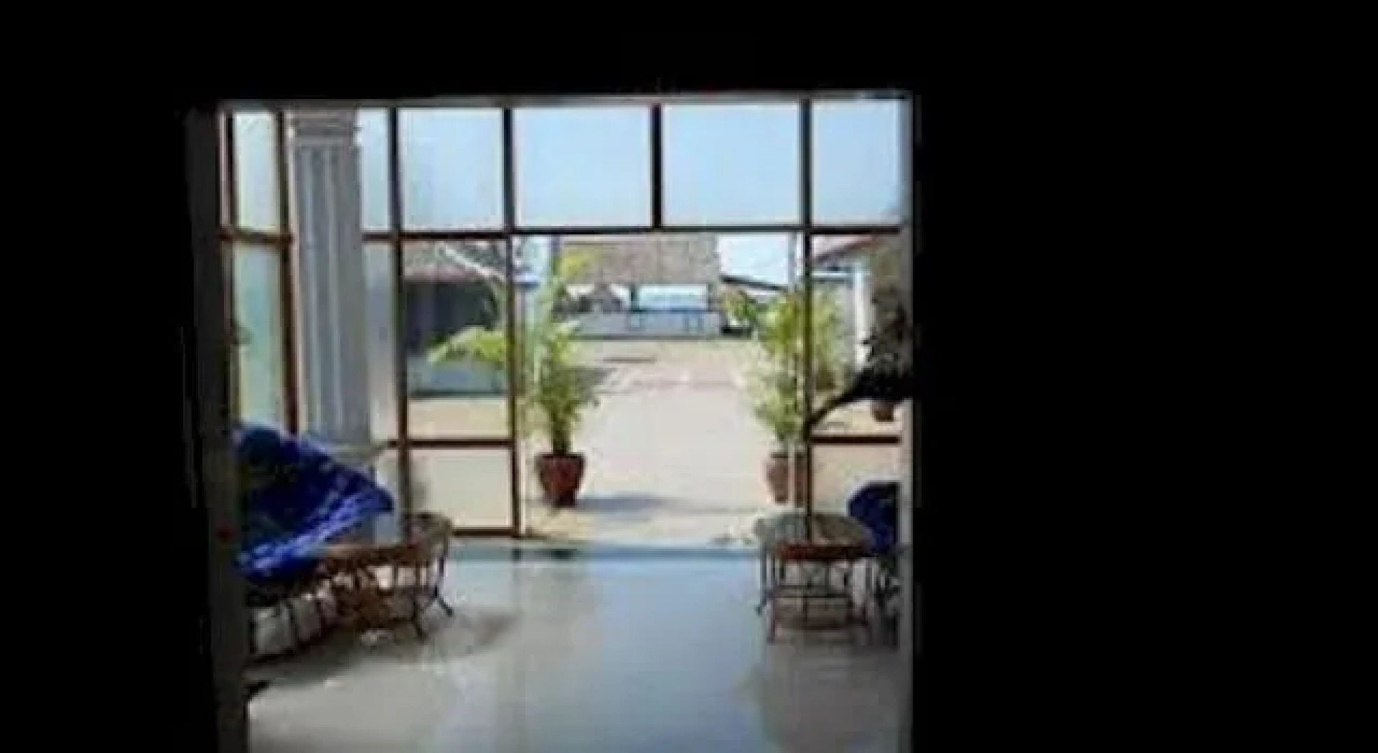 Eos Oceanfront Hotel