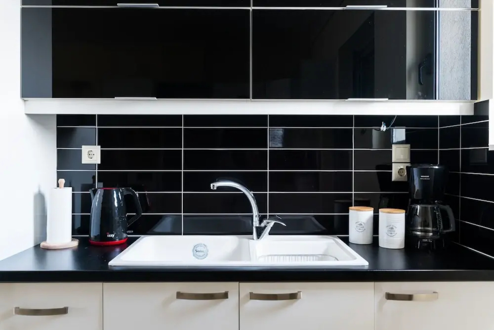 Thresh Apartments Airport by Airstay