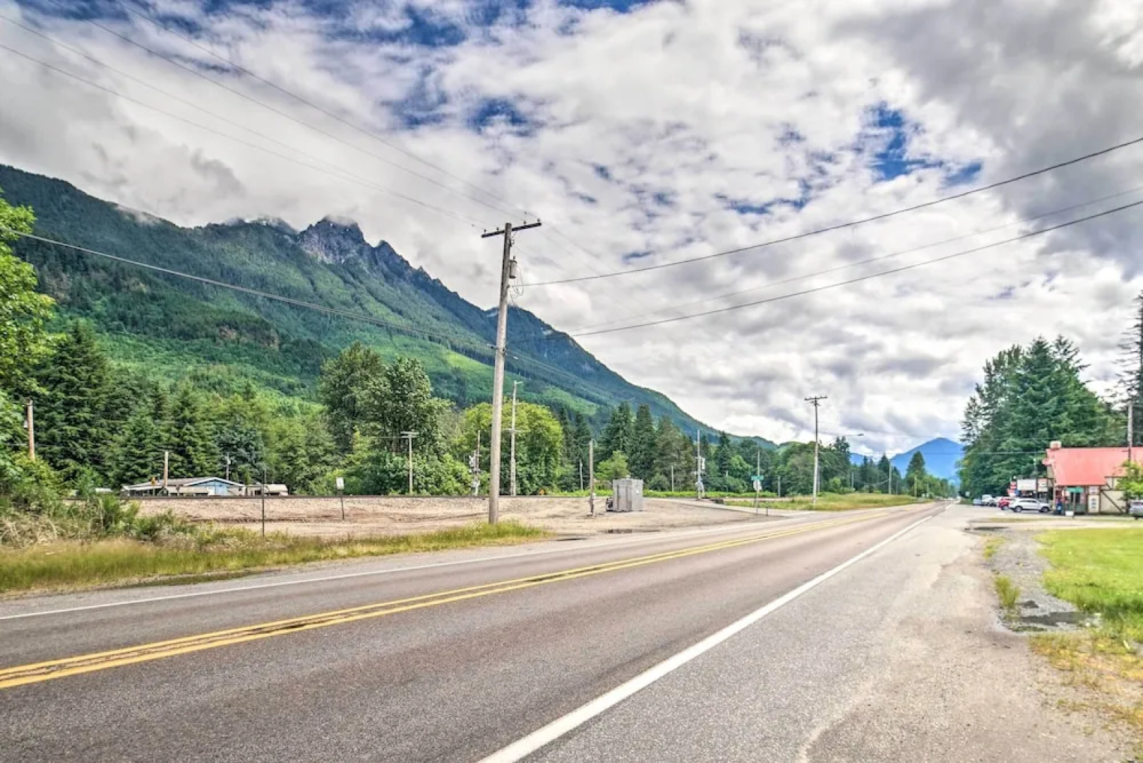 Modern Gold Bar Vacation Rental w/ Mountain View