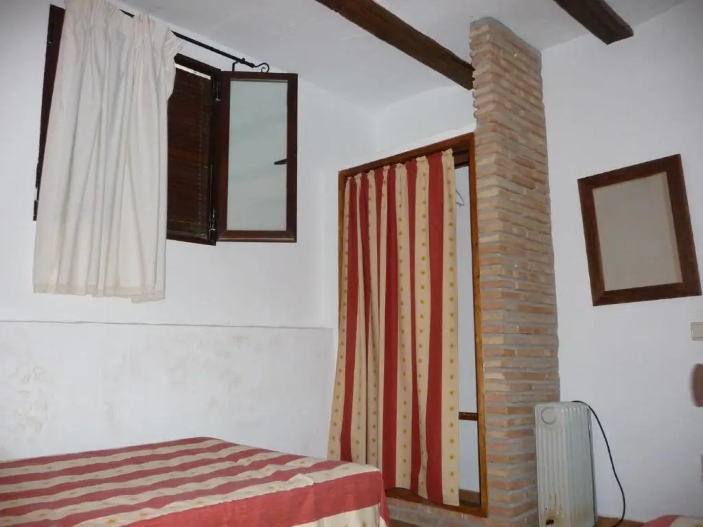 Casas La Piedra De Tíscar