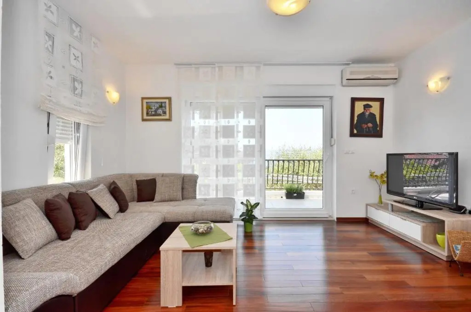 Apartments Vukasović