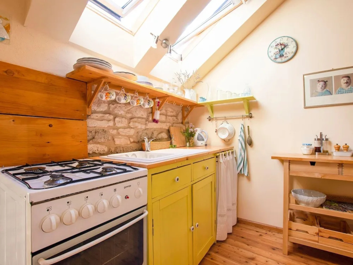 Tranquil Apartment in Marine Zemlje Near Stiniva Beach