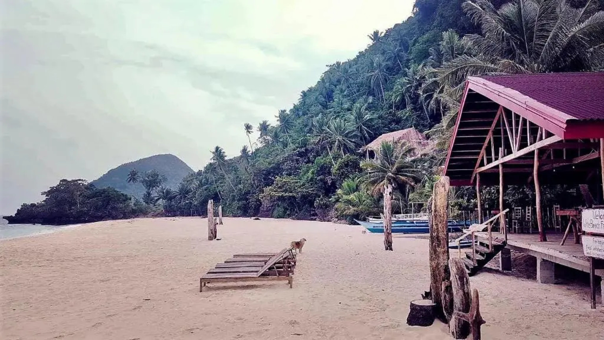 White Beach Front and Cottages Hinugtan Resort in Buruanga