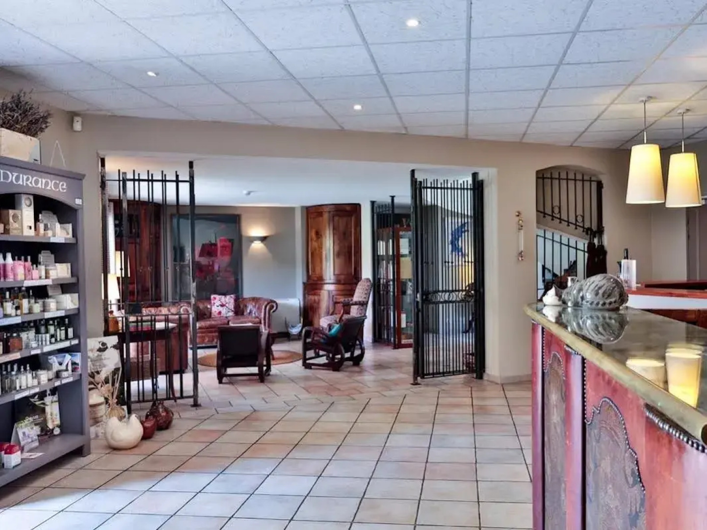 Logis Hôtel La Bastide de Grignan & Restaurant La Chênaie