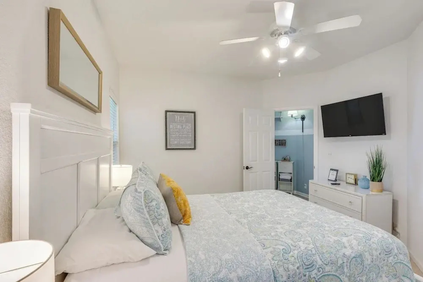 Swim, Boat & Fish: Townhome on Lake of the Ozarks