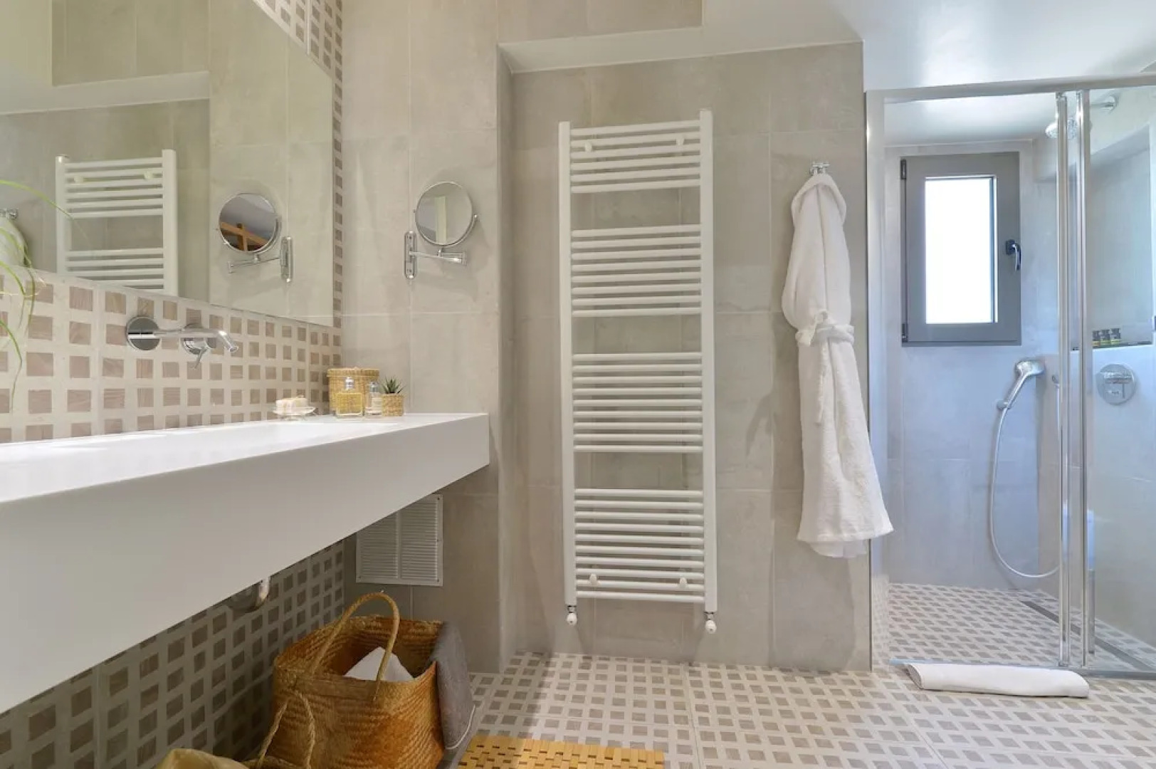 Mirivili Rooms & Suites Hotel