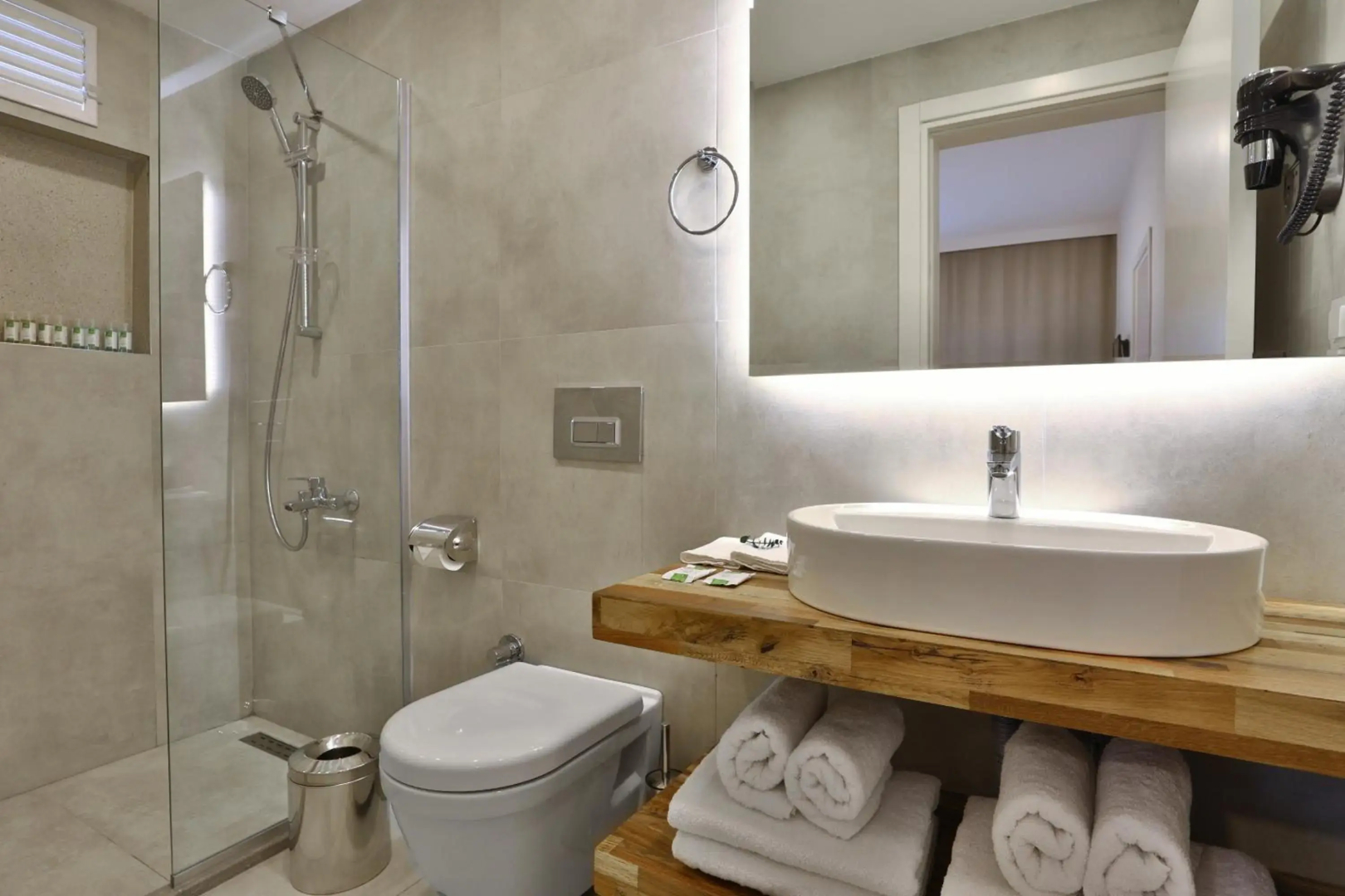 Lavinya Otel